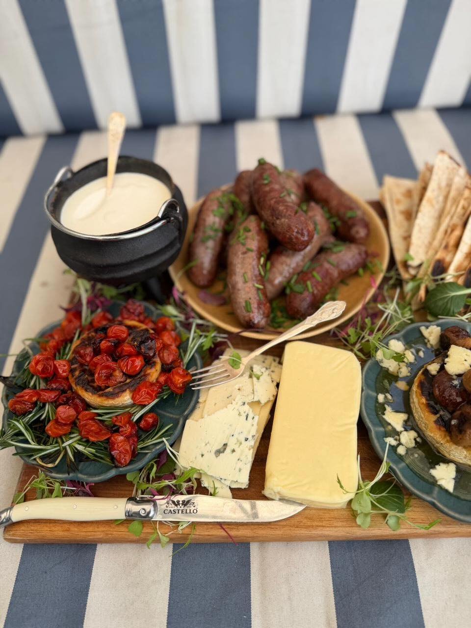 springboks-braai-cheese-board-camember-garlic-danish-blue-2.jpeg