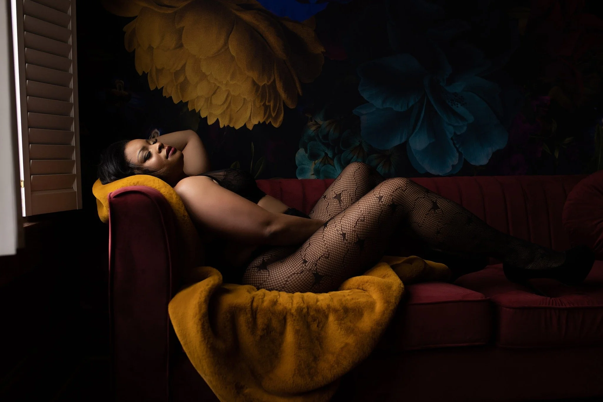 The couch that says everything.
Red velvet. Deep shadows. Bombshell energy.
This couch is for the women who walk in soft and leave 🔥.
Tag someone who needs a couch moment.