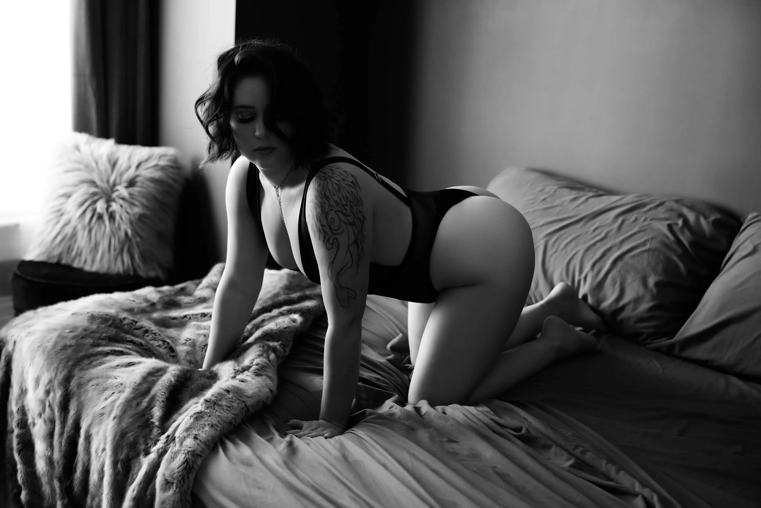 0218-nashville-boudoir-photography-the-adore-girls_bw.jpg