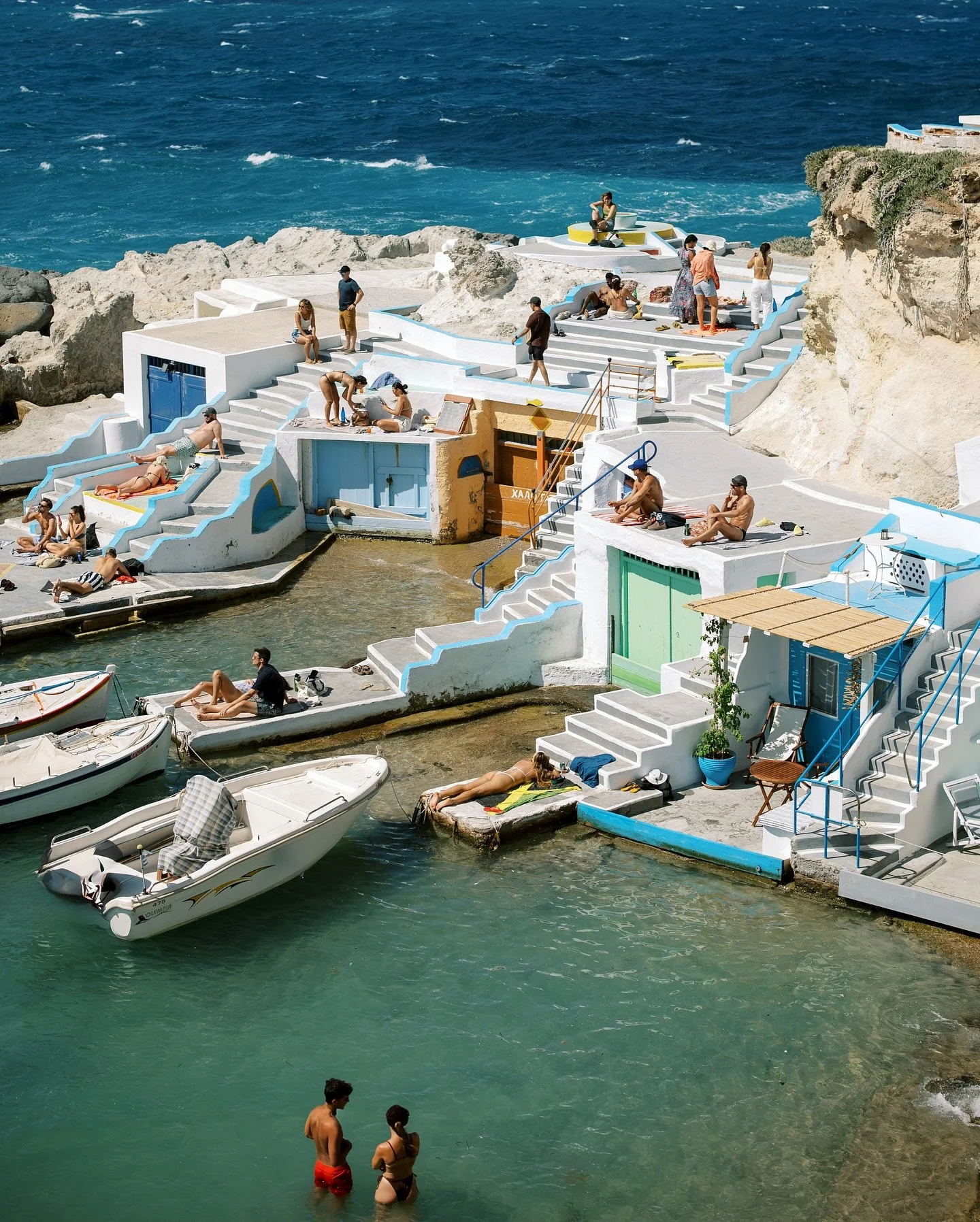Taking a little break from weddings to share a postcard from Milos. 
Sun-drenched days, turquoise waters, and that timeless feeling when life finally slows down. 🇬🇷☀️⛱️