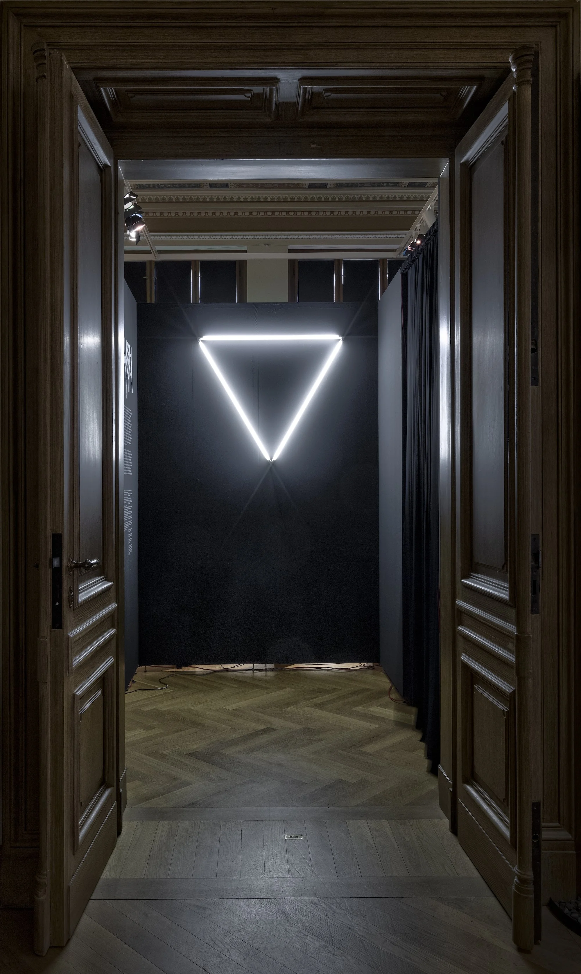 ZV_DarkNLush_Exhibition44.jpg