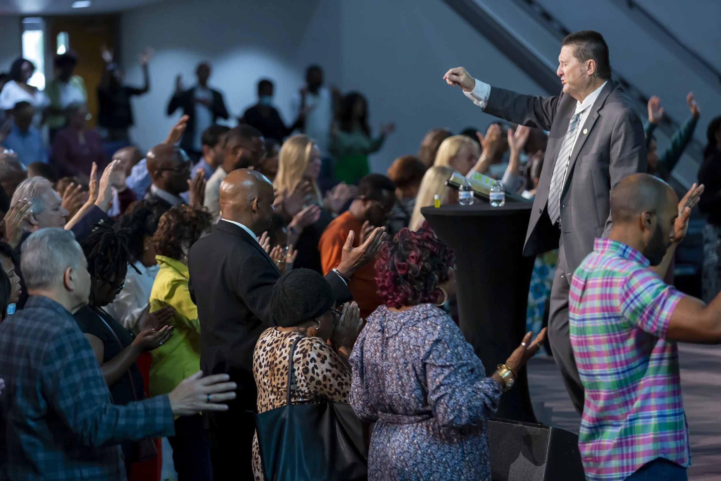 20250907 SUNDAY SERVCE_EPRIDE-2114.jpg