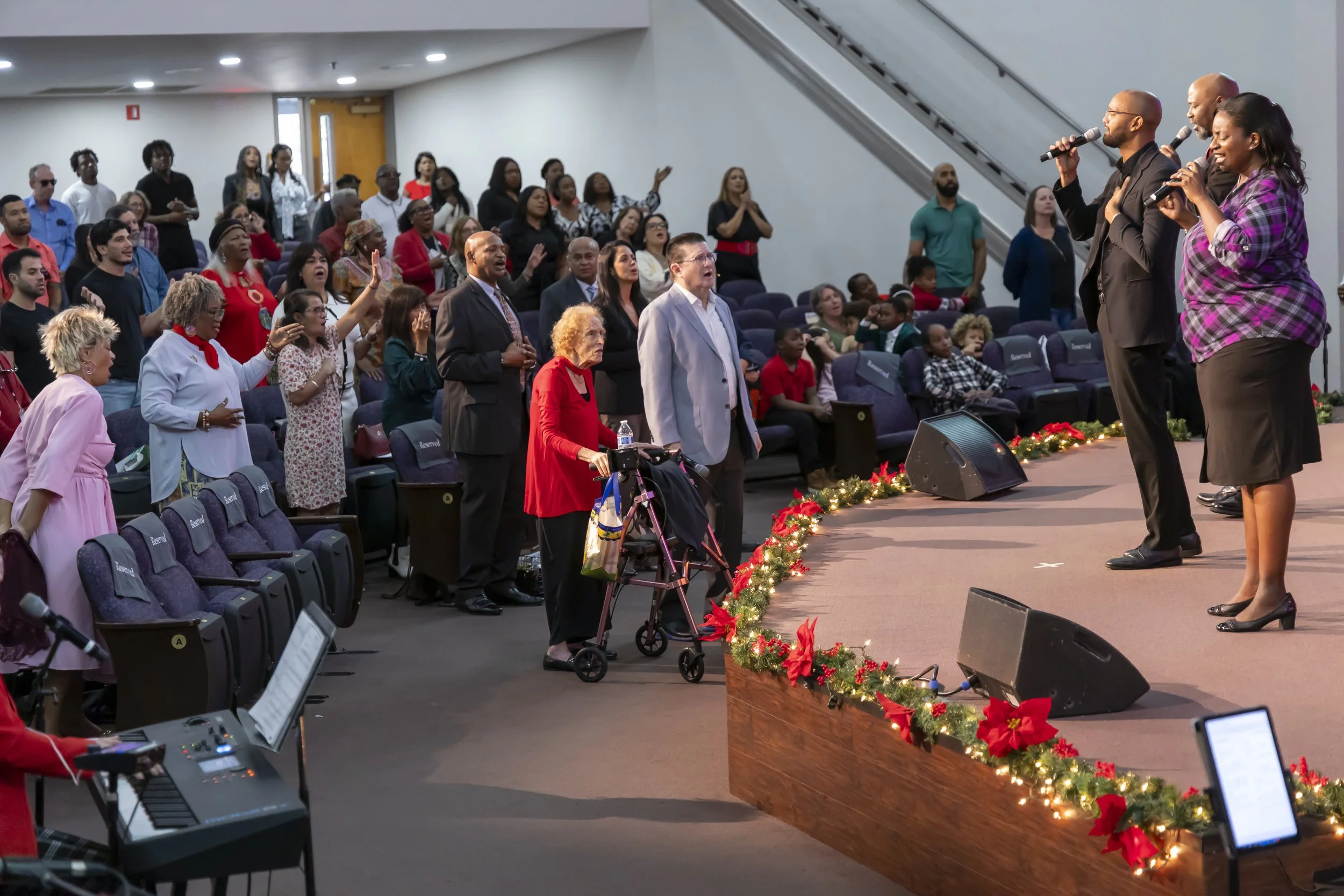 202512121 COAN SUNDAY SERVICE-3800.jpg