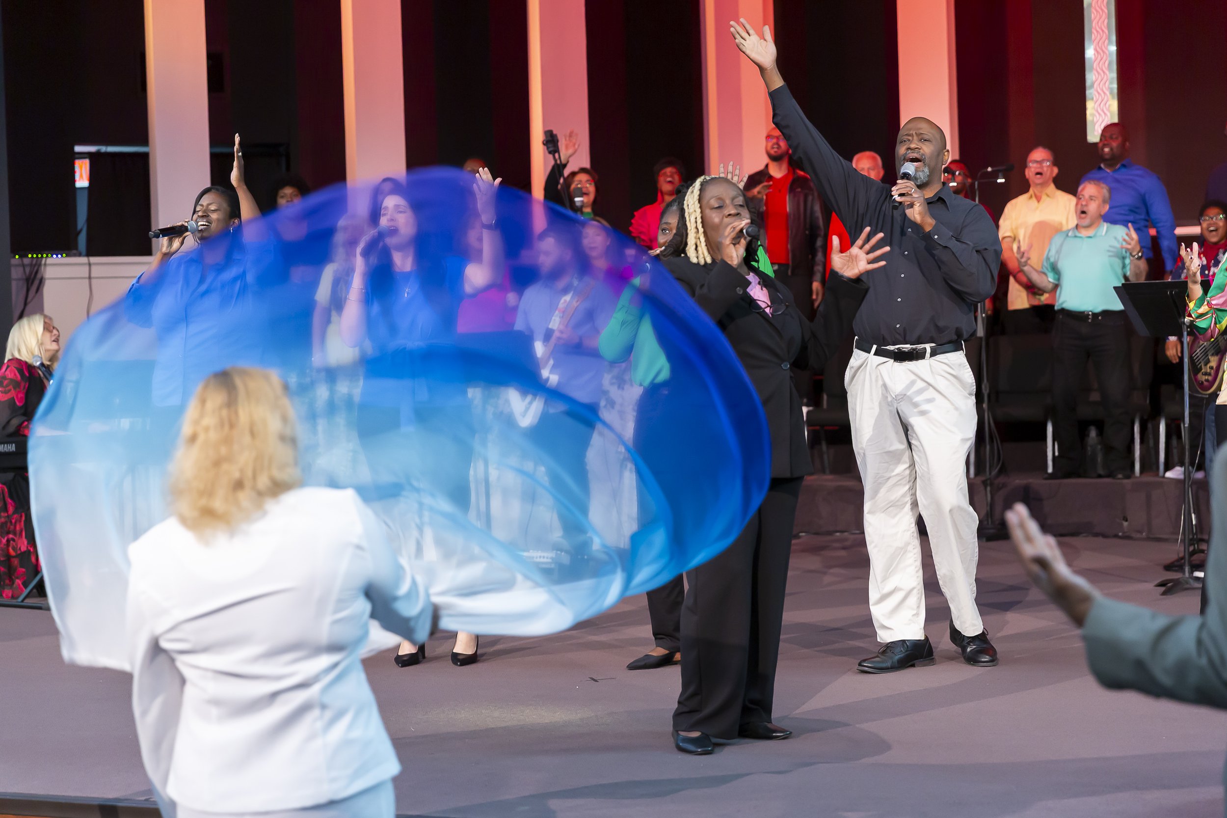 20260412 COAN SUNDAY SERVICE_EPRIDE-7358.jpg