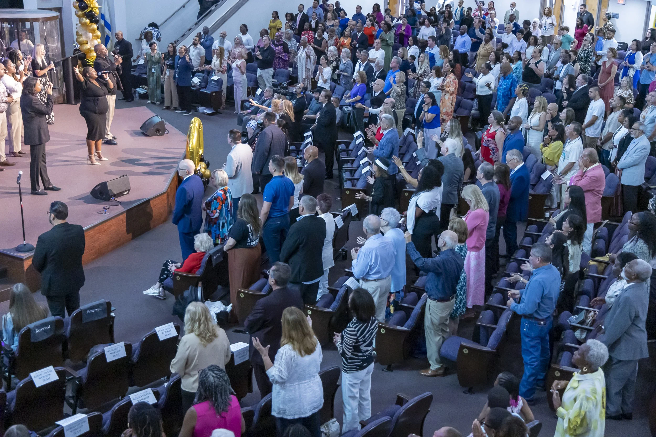 20260614 COAN 60th SUNDAY SERVICE_EPRIDE-0654.jpg