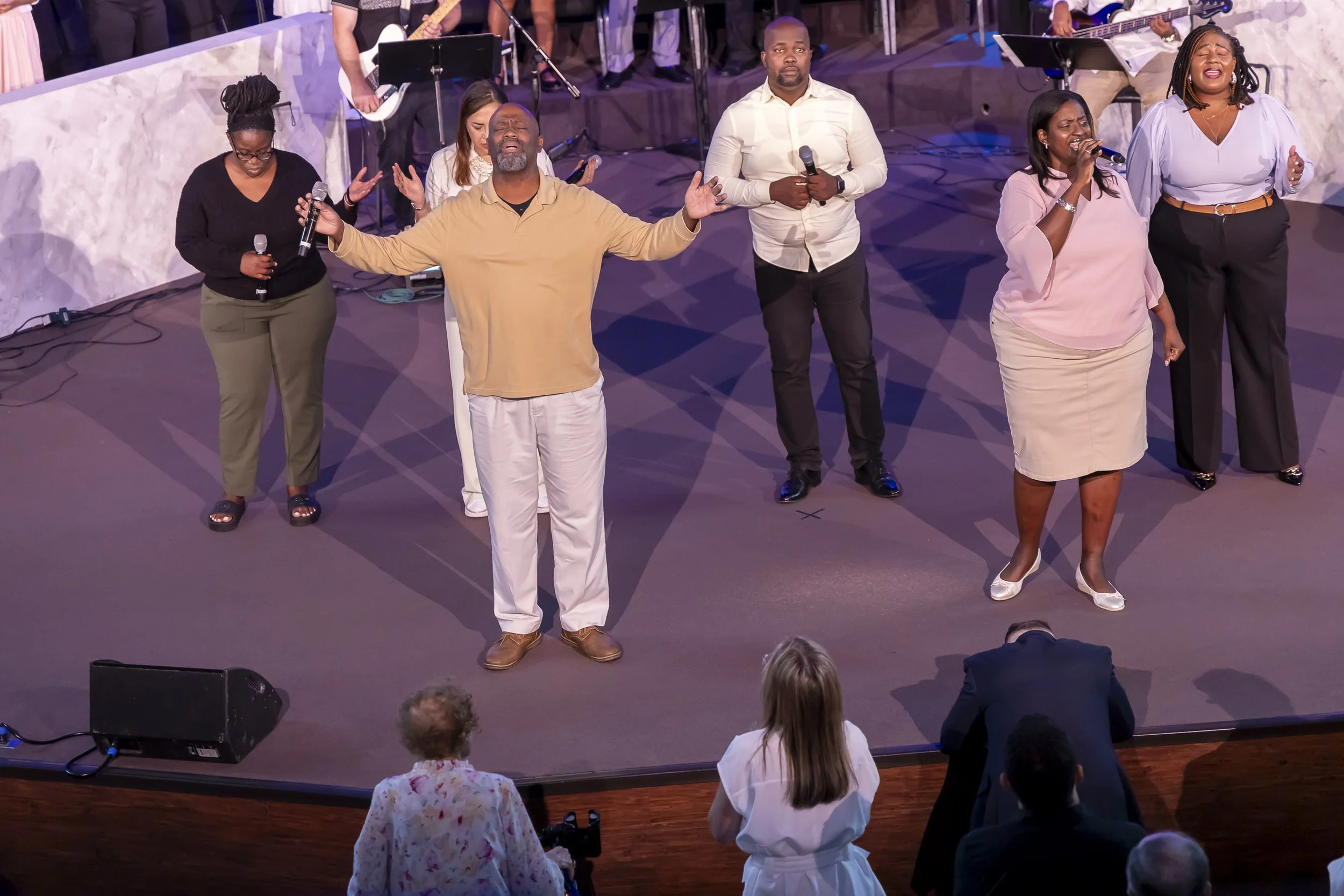 20260726 COAN SUNDAY SERVICE_EPRIDE-7962.jpg