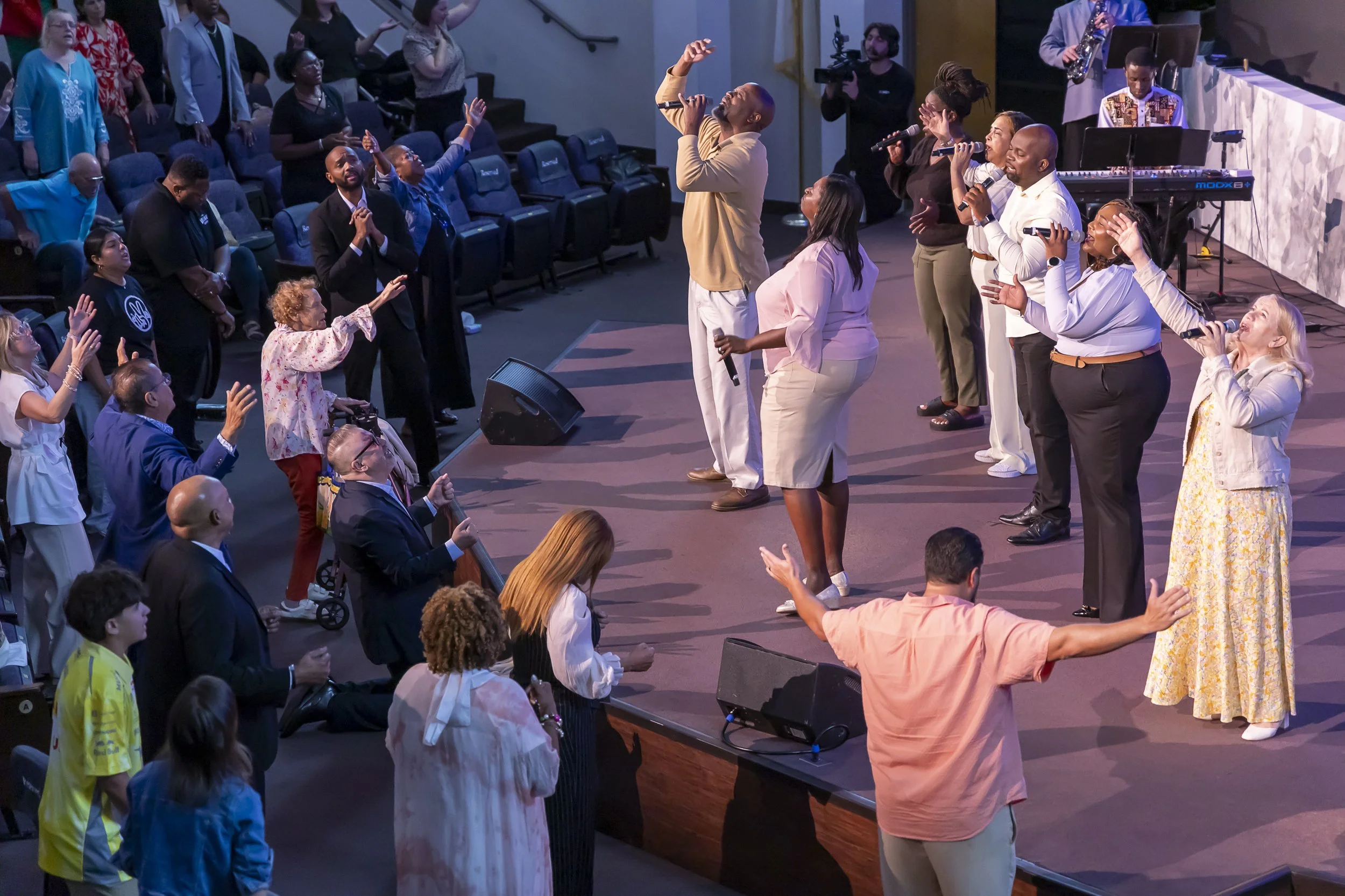 20260726 COAN SUNDAY SERVICE_EPRIDE-7968.jpg