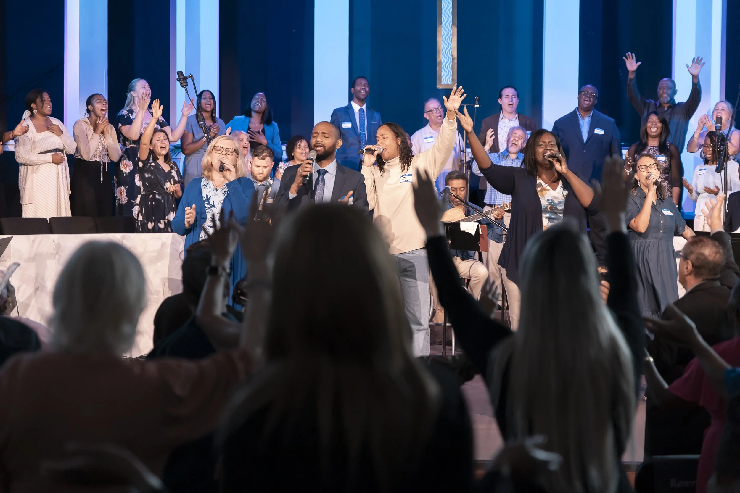 20261011 COAN SUNDAY SERVICE_EPRIDE-2037.jpg