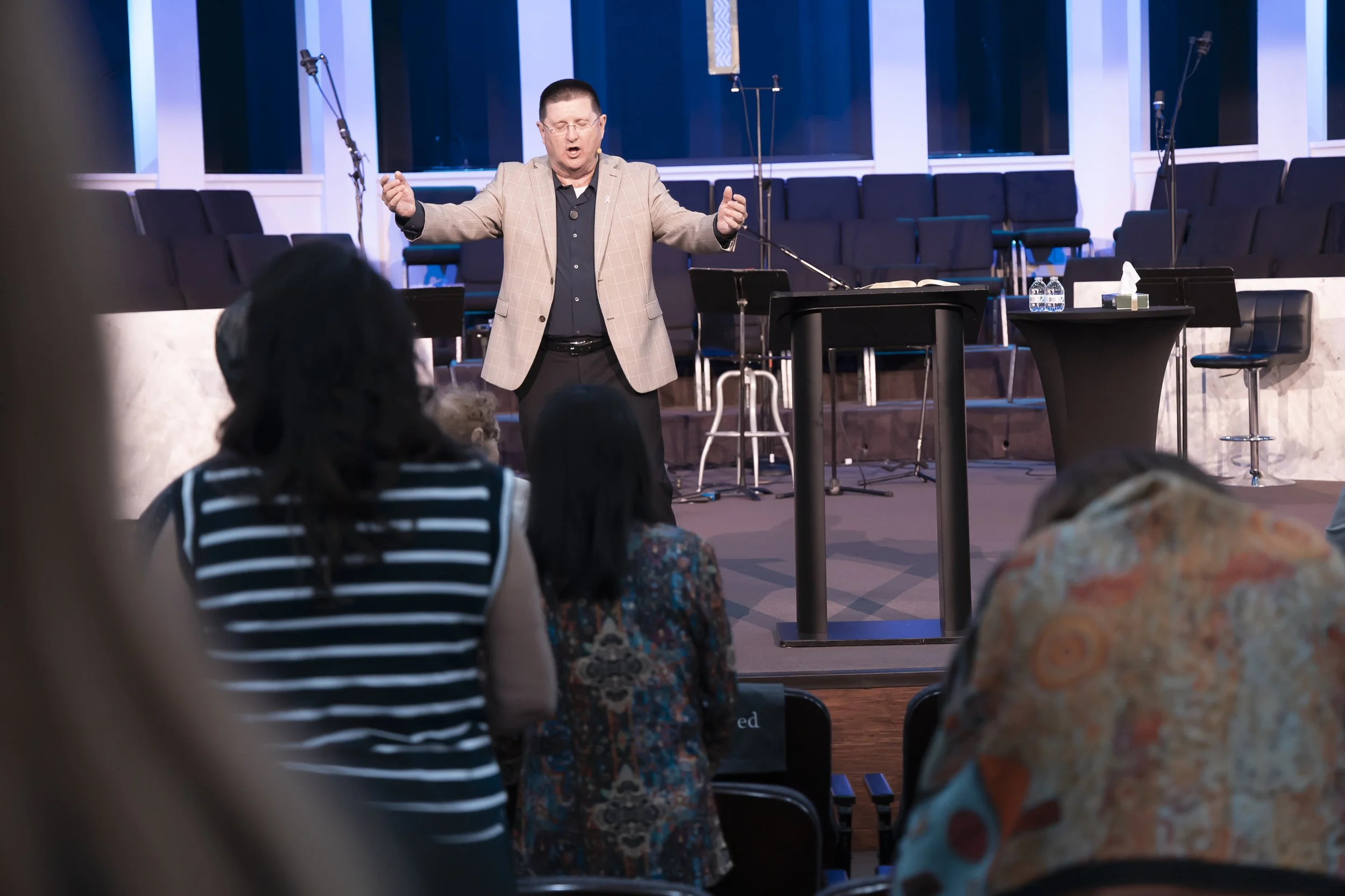 20261011 COAN SUNDAY SERVICE_EPRIDE-2147.jpg