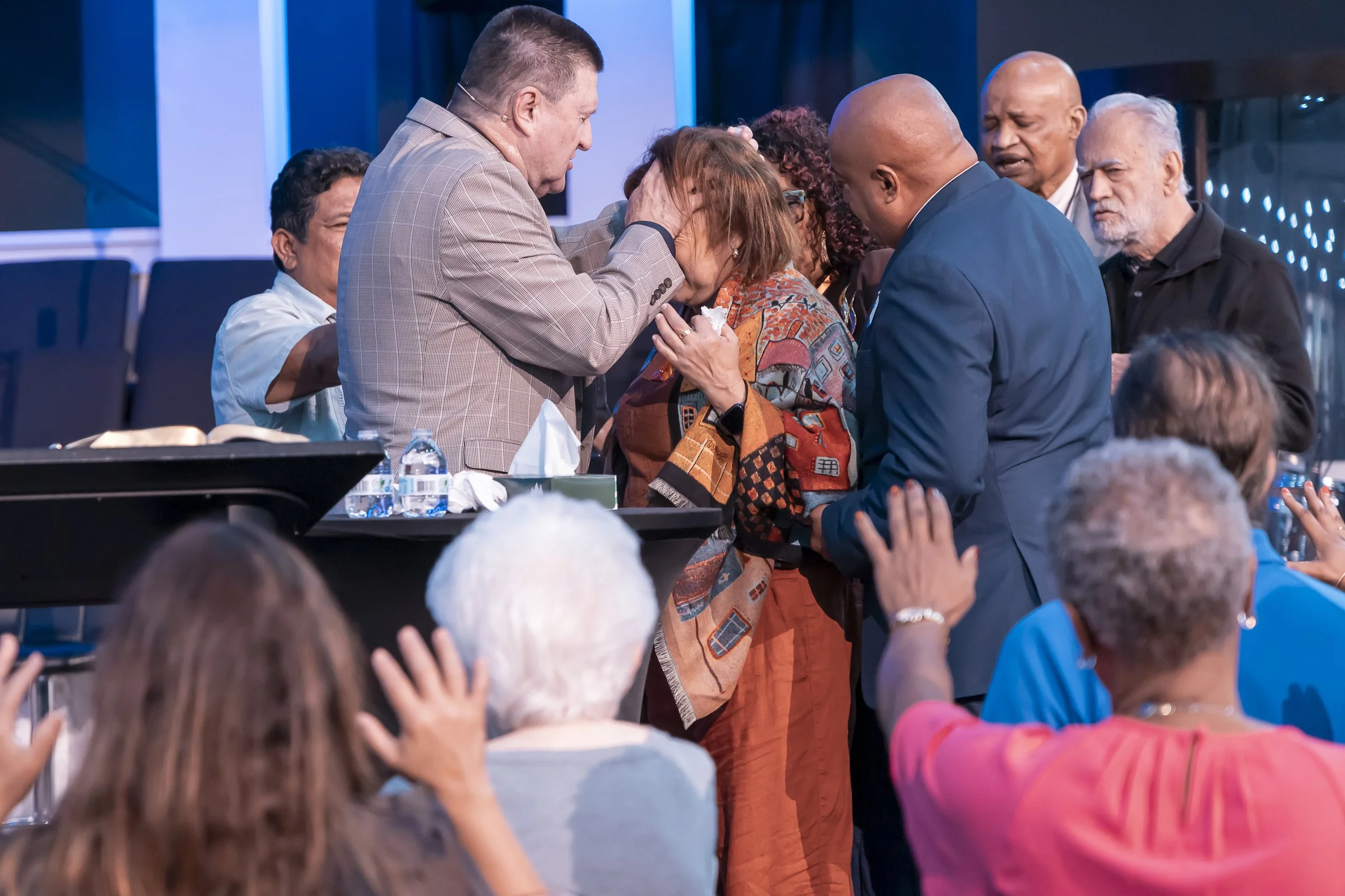20261011 COAN SUNDAY SERVICE_EPRIDE-2163.jpg