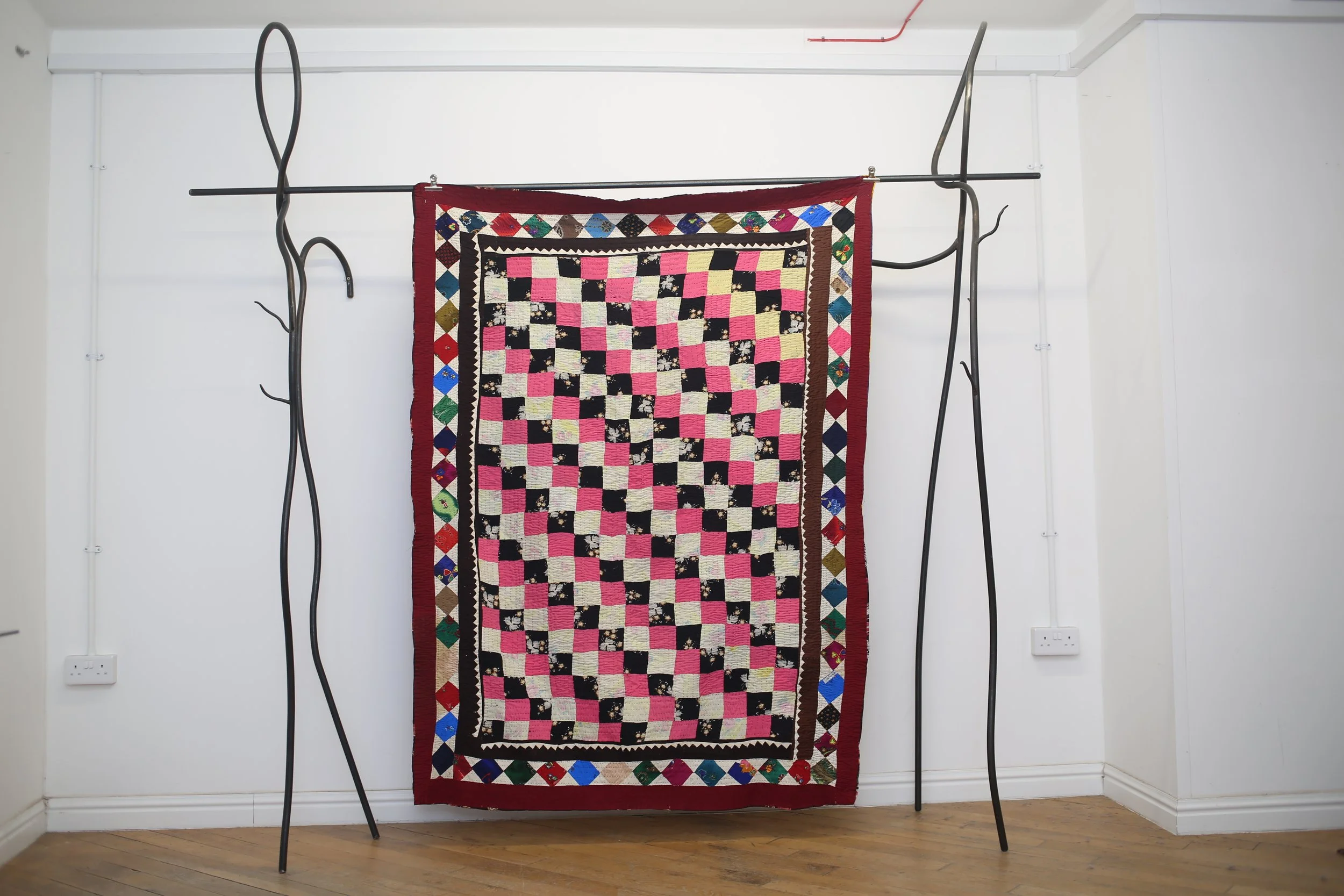 pink and brown ralli quilt