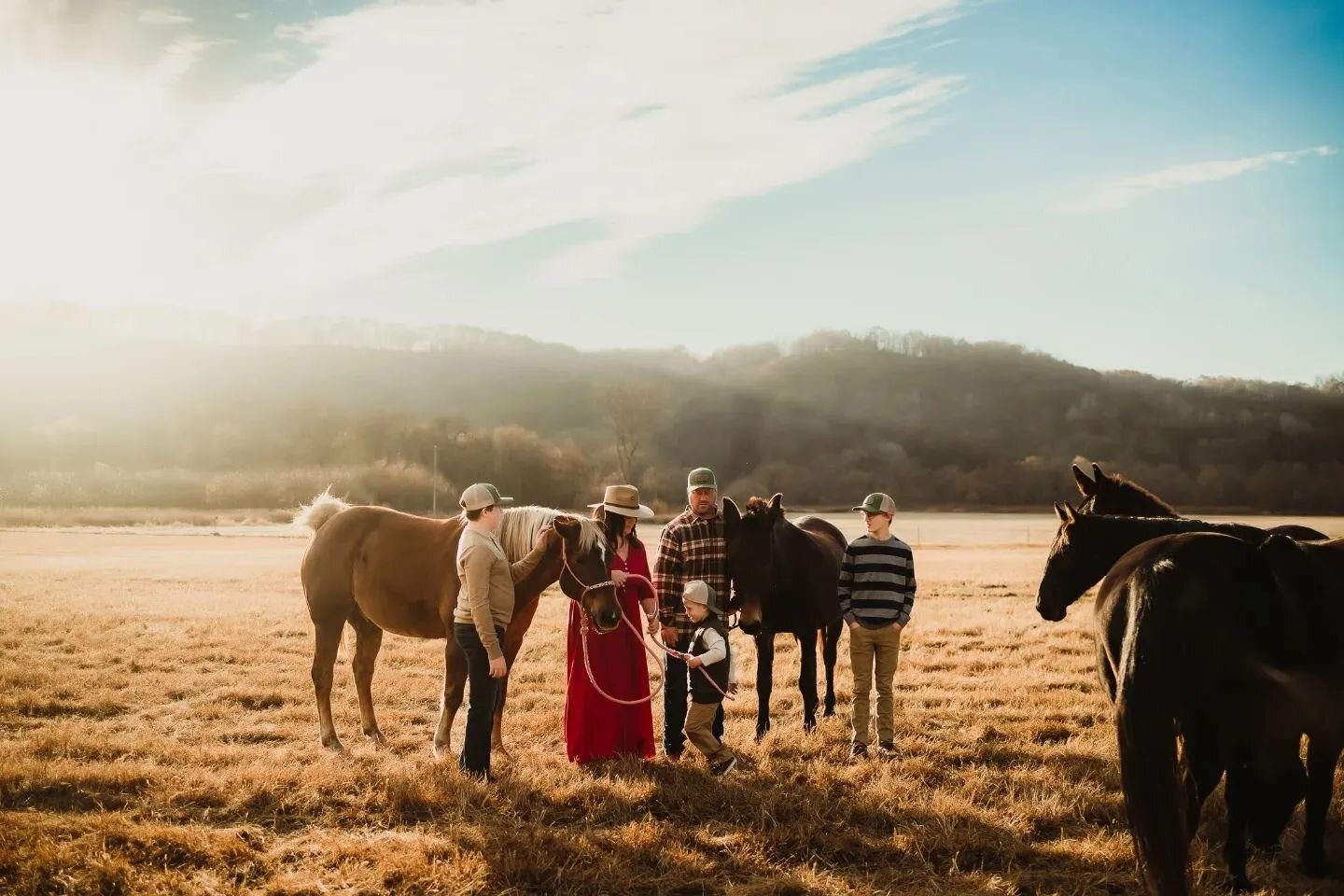 I got to hang out at the Bauer Ranch recently and it was so much fun capturing them in their element! 

The horses loved me, the boys were quite indifferent, and the baby longhorns (😍) didn't enjoy my presence at all. 😆

What a gorgeous piece of Ea