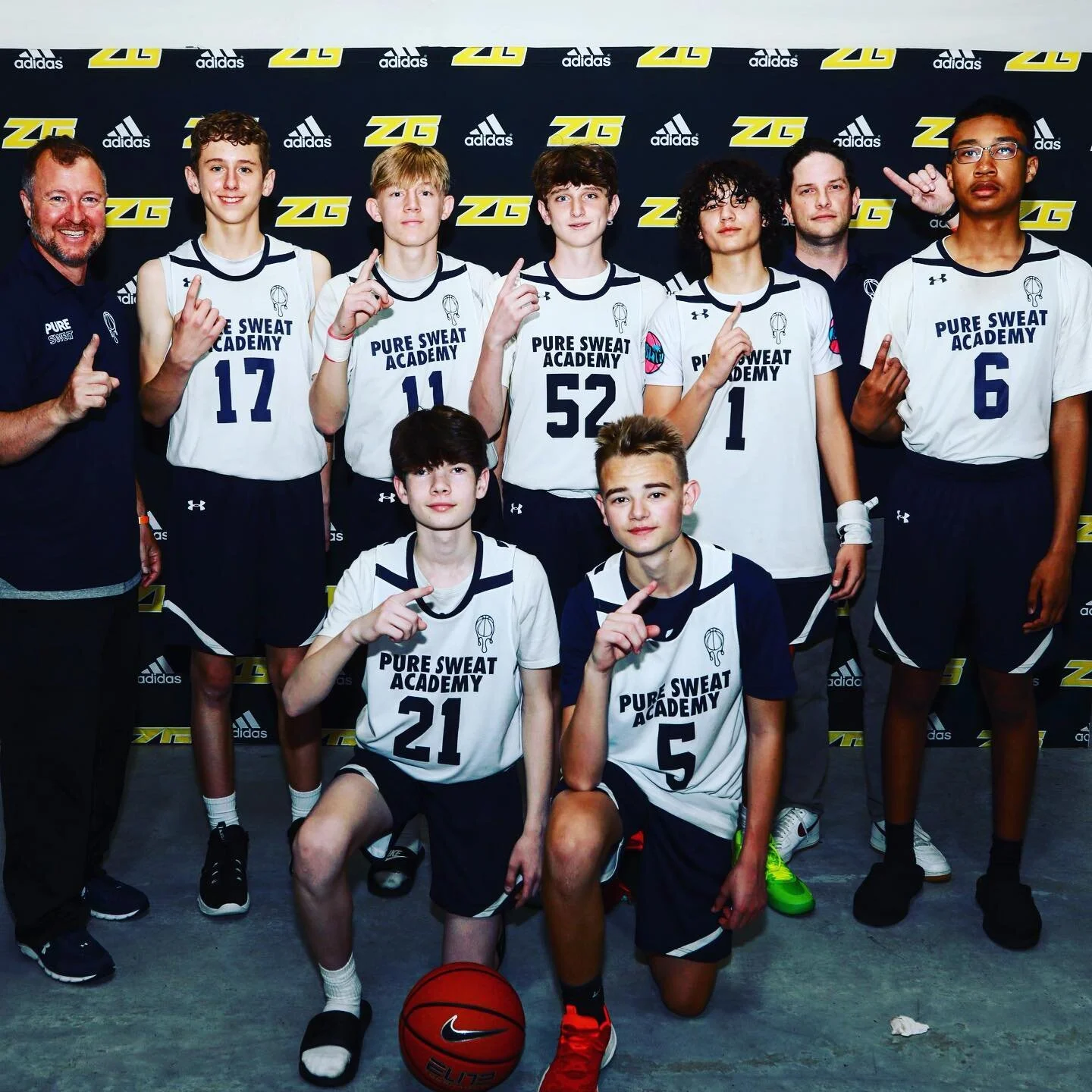 @zerogravitybb @zg_midatlantic Our boys had a great experience over the weekend @spookynooksports .Program went 10-3, congrats to 14U winning their division and the chip. 
#marathoncontinues #aau #aaubasketball #grindneverstops