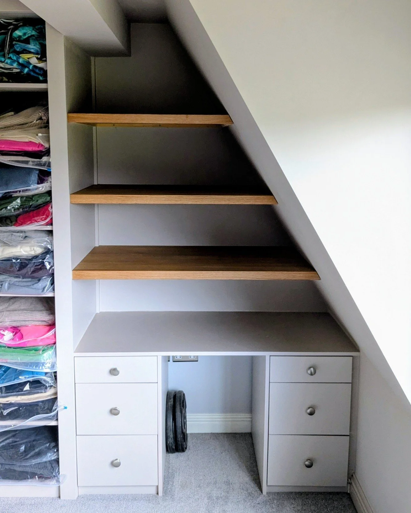Little job from the back end of last year adding extra deep floating oak shelves to some awkward under eaves angled alcoves to add even more storage to this dressing room

Big up to @j.h.styler at @lower_mill_carpentry  for passing this one my way wh