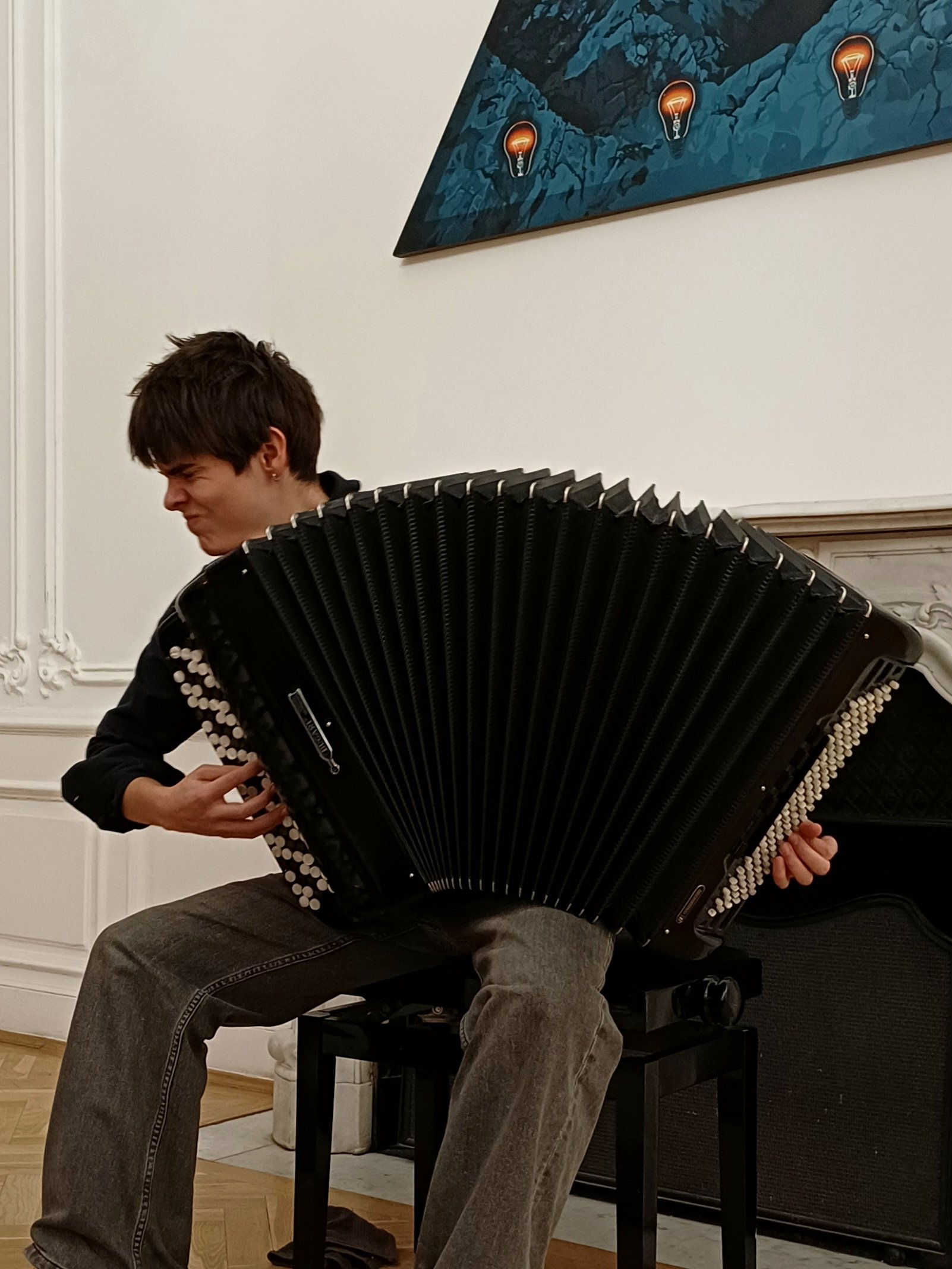 Kendőlengetős koncert a Róth Miksa Emlékházban