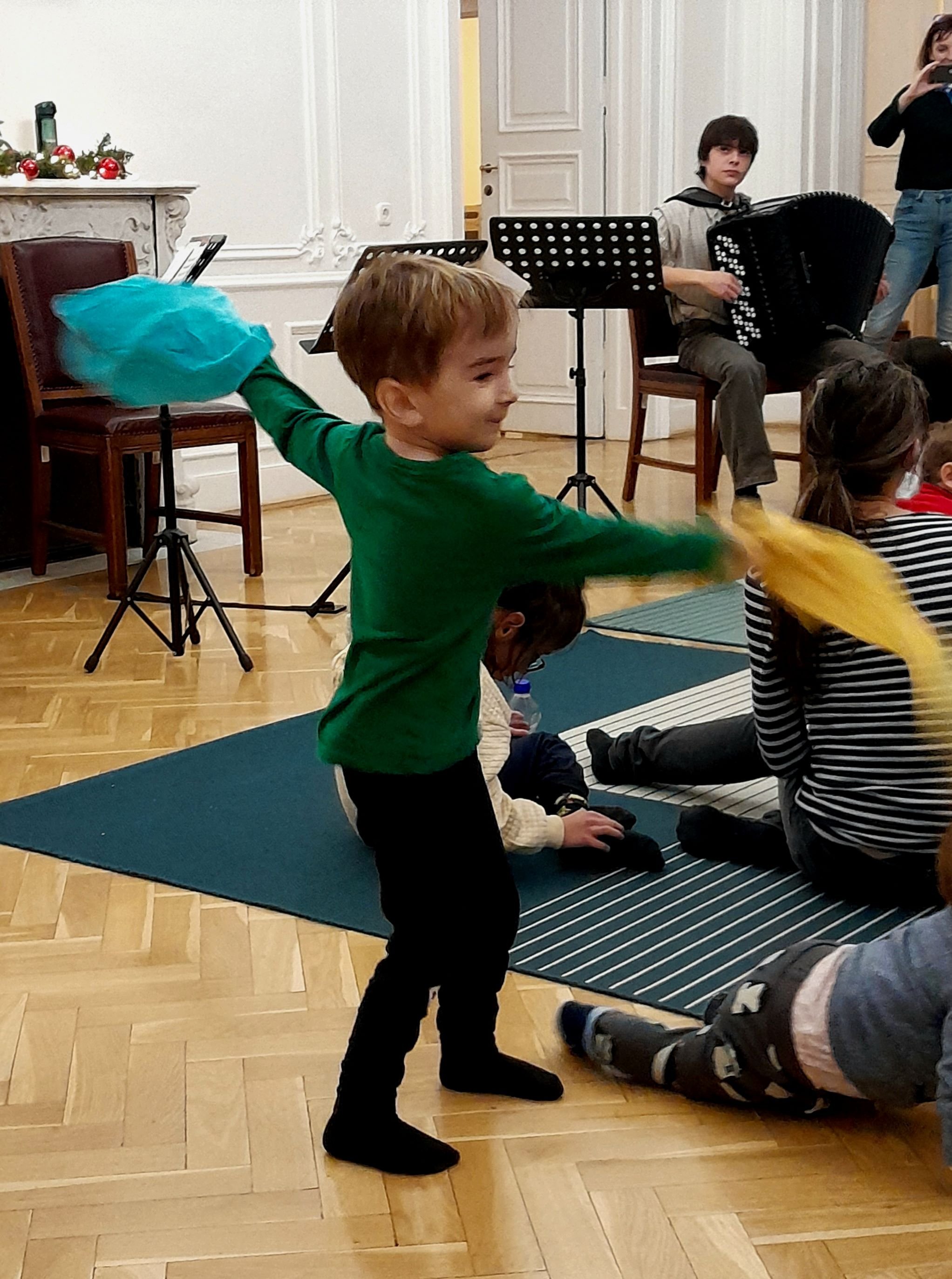 Kendőlengetős koncert4.jpg