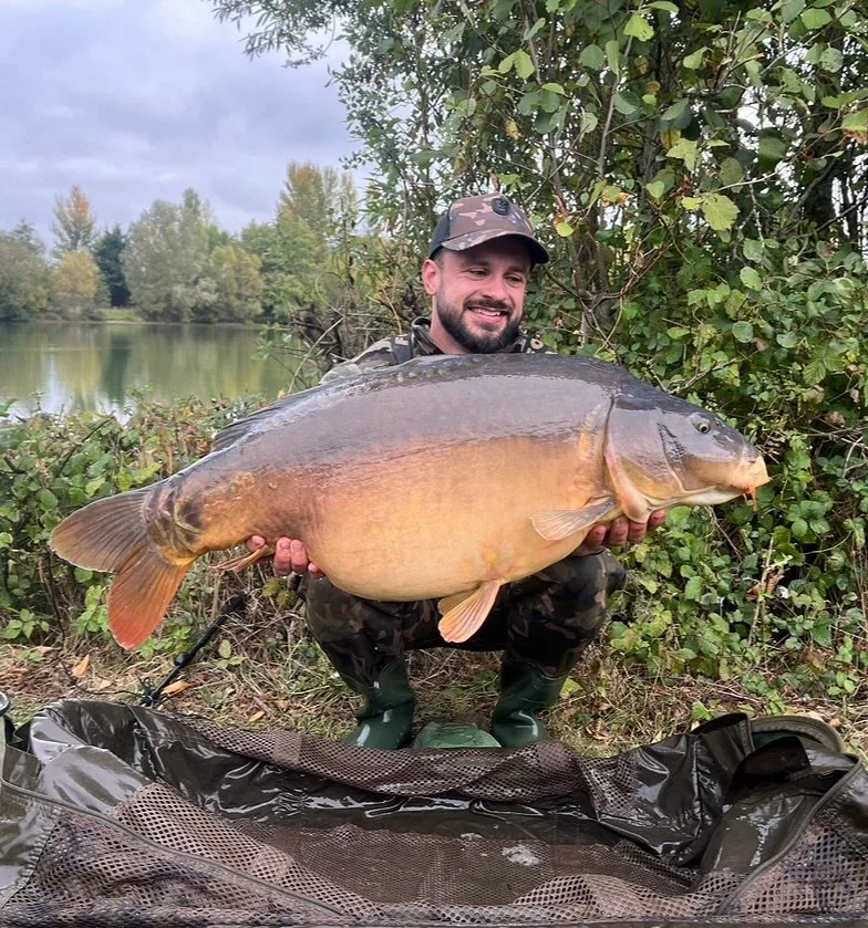 Personal goal of mine outside of bodybuilding smashed 😆.

It&rsquo;s been 5 years since I broke a PB within my carp fishing journey &hellip; and last week I finally did it with an absolute unit 🤯. 

For those of you that don&rsquo;t know , this is 