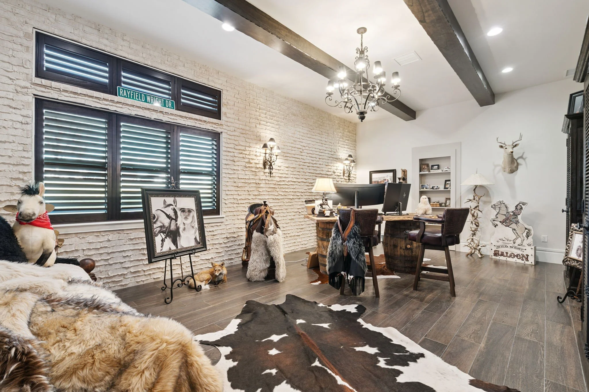 36-web-or-mls-5950 Western Star Dr 36.jpg