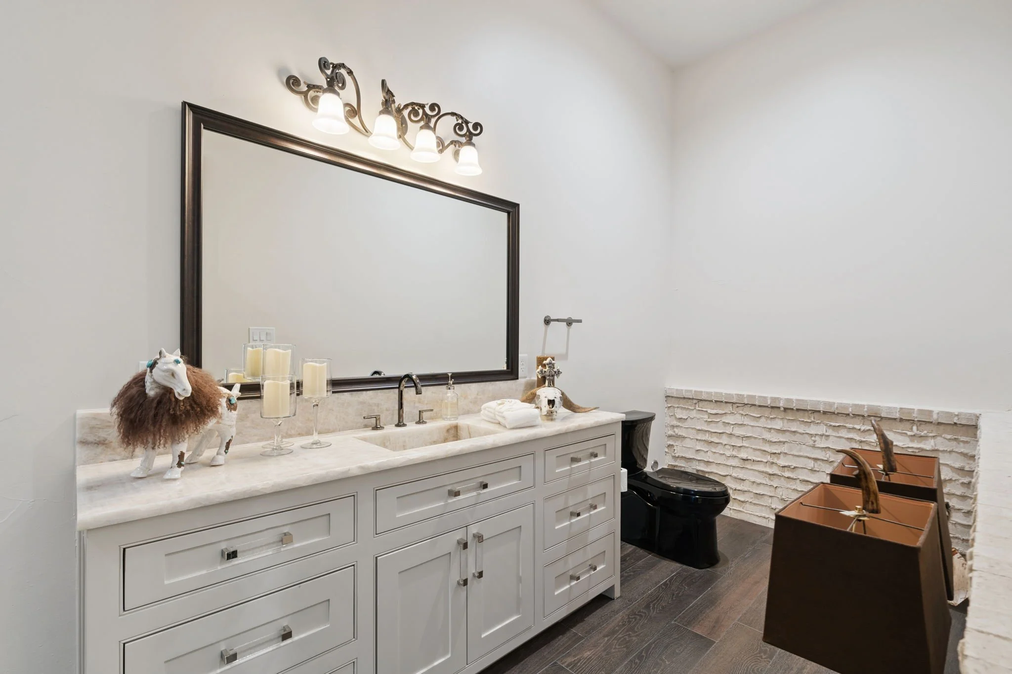 45-web-or-mls-5950 Western Star Dr 45.jpg