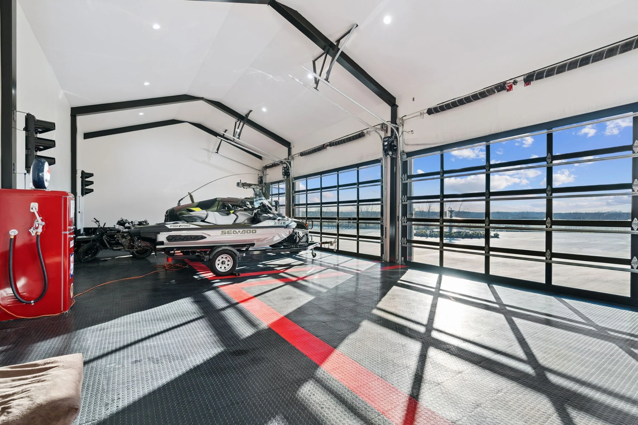 52-web-or-mls-5950 Western Star Dr 52.jpg