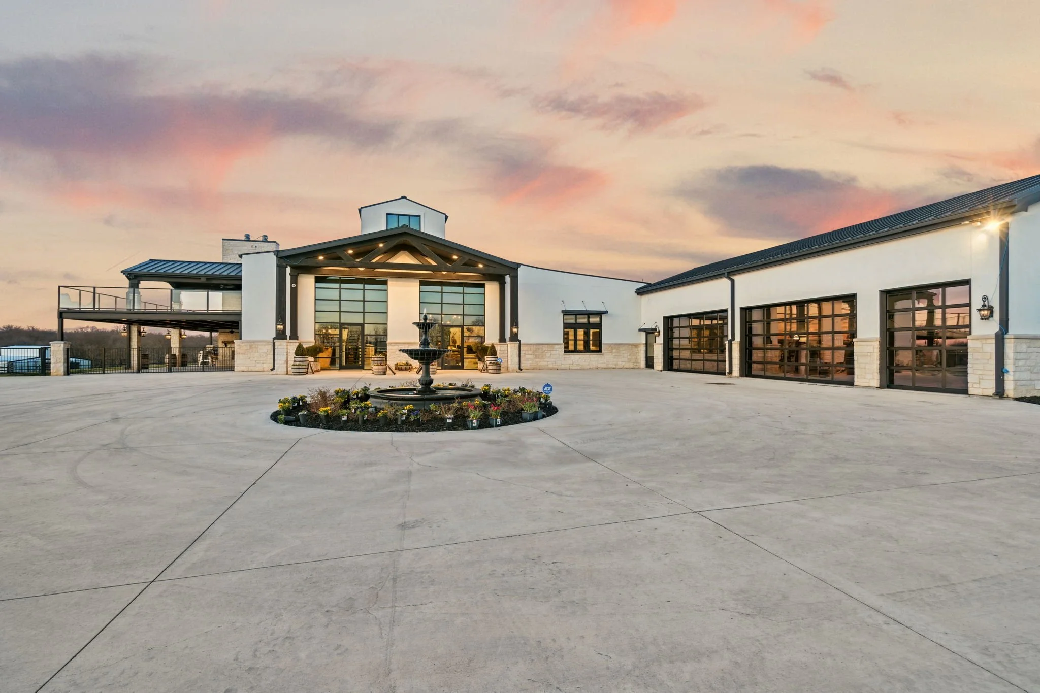 1-web-or-mls-5950 Western Star Dr 01.jpg