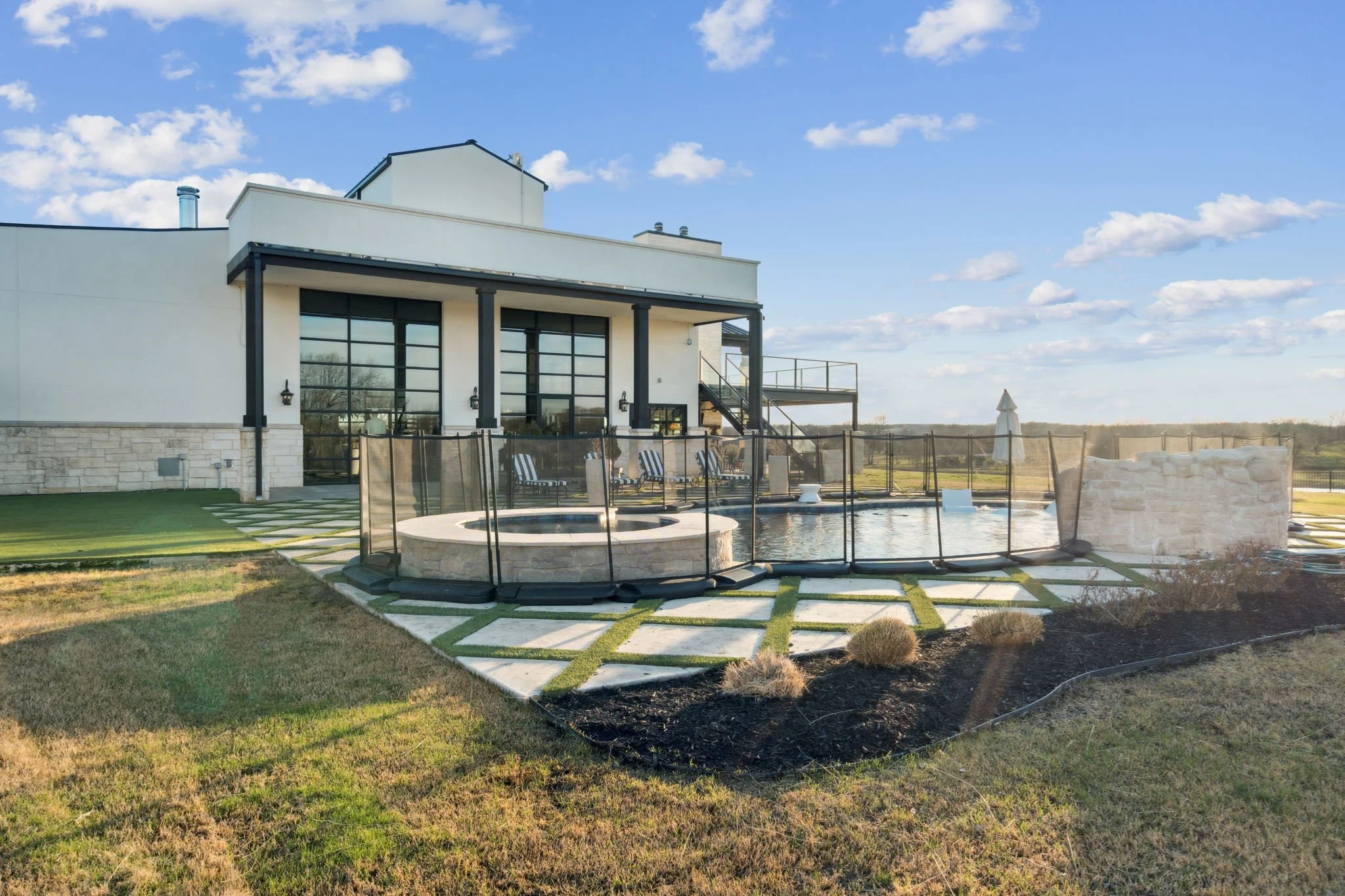 57-web-or-mls-5950 Western Star Dr 57.jpg