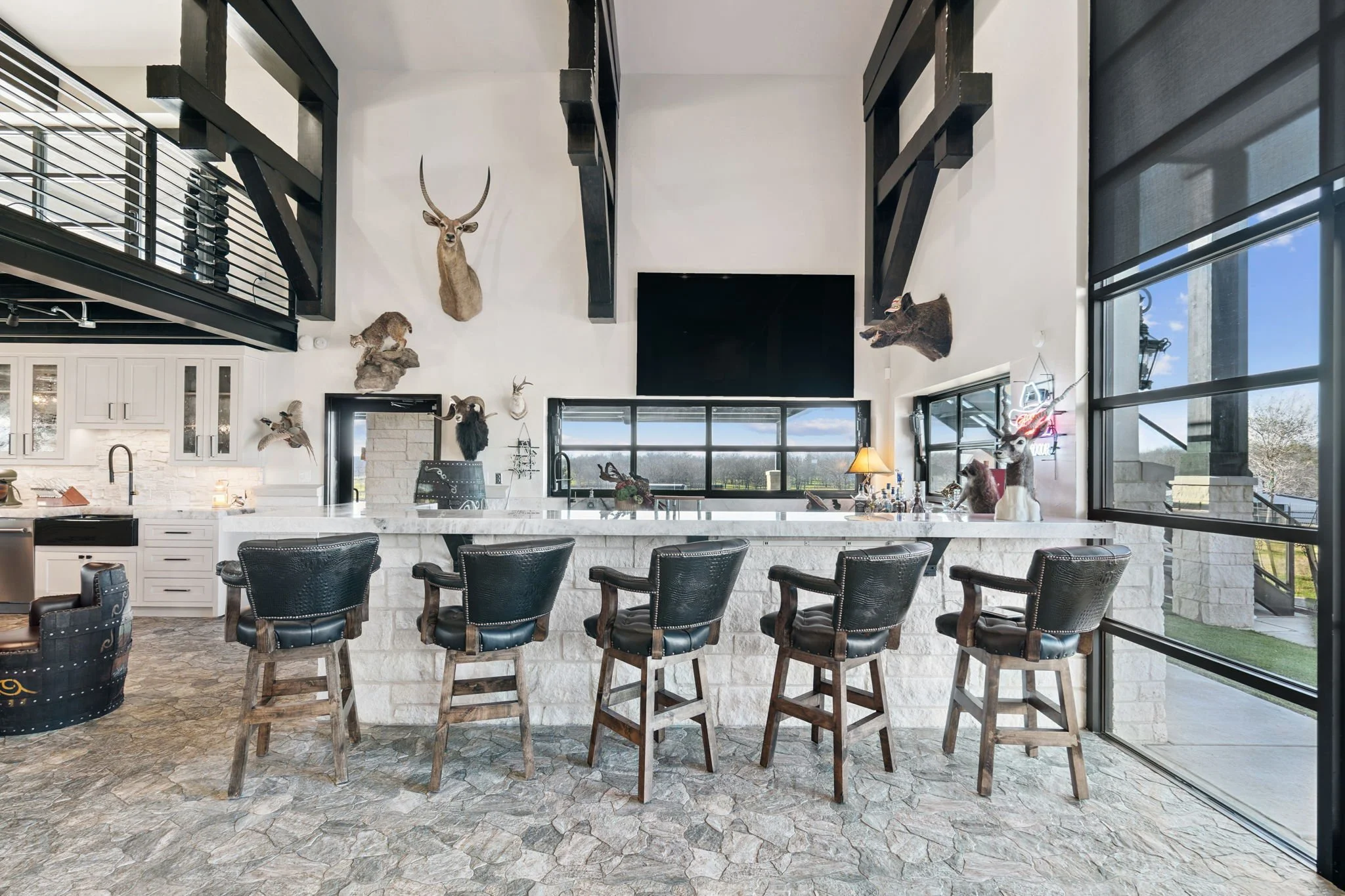 10-web-or-mls-5950 Western Star Dr 10.jpg