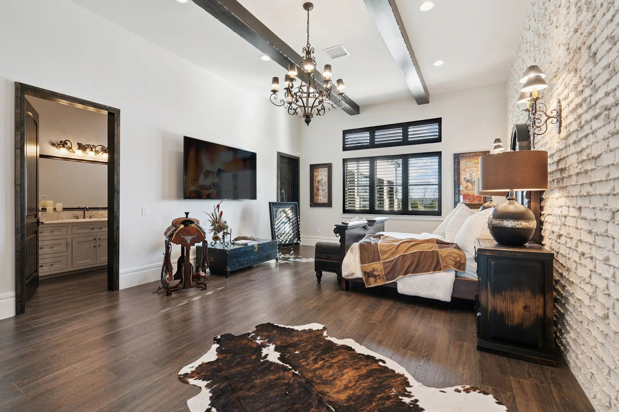 39-web-or-mls-5950 Western Star Dr 39.jpg