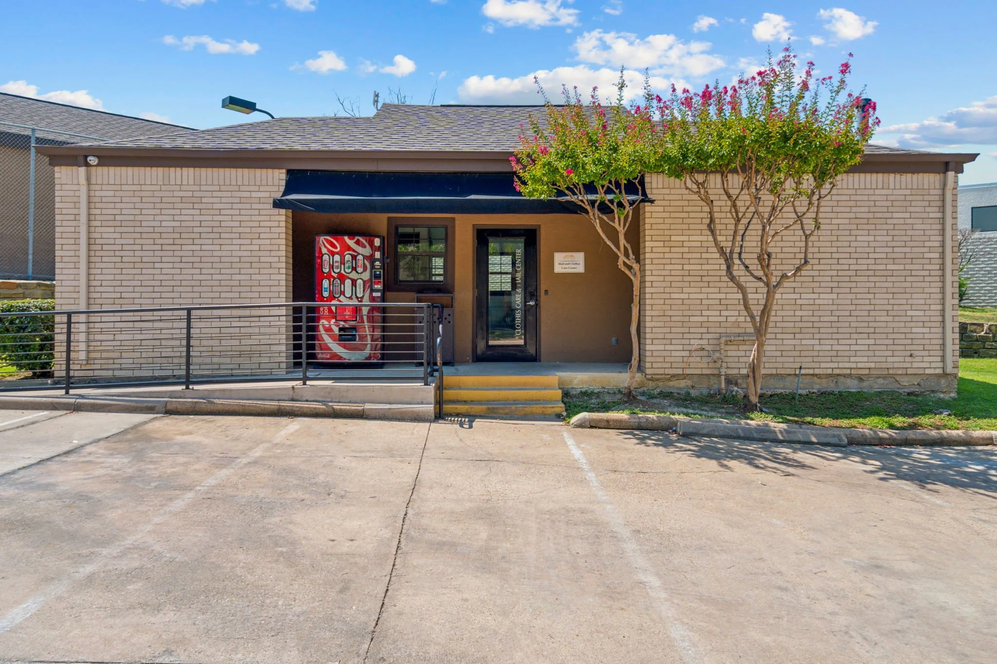 14-web-or-mls-1290 Hidden Ridge-14.jpg