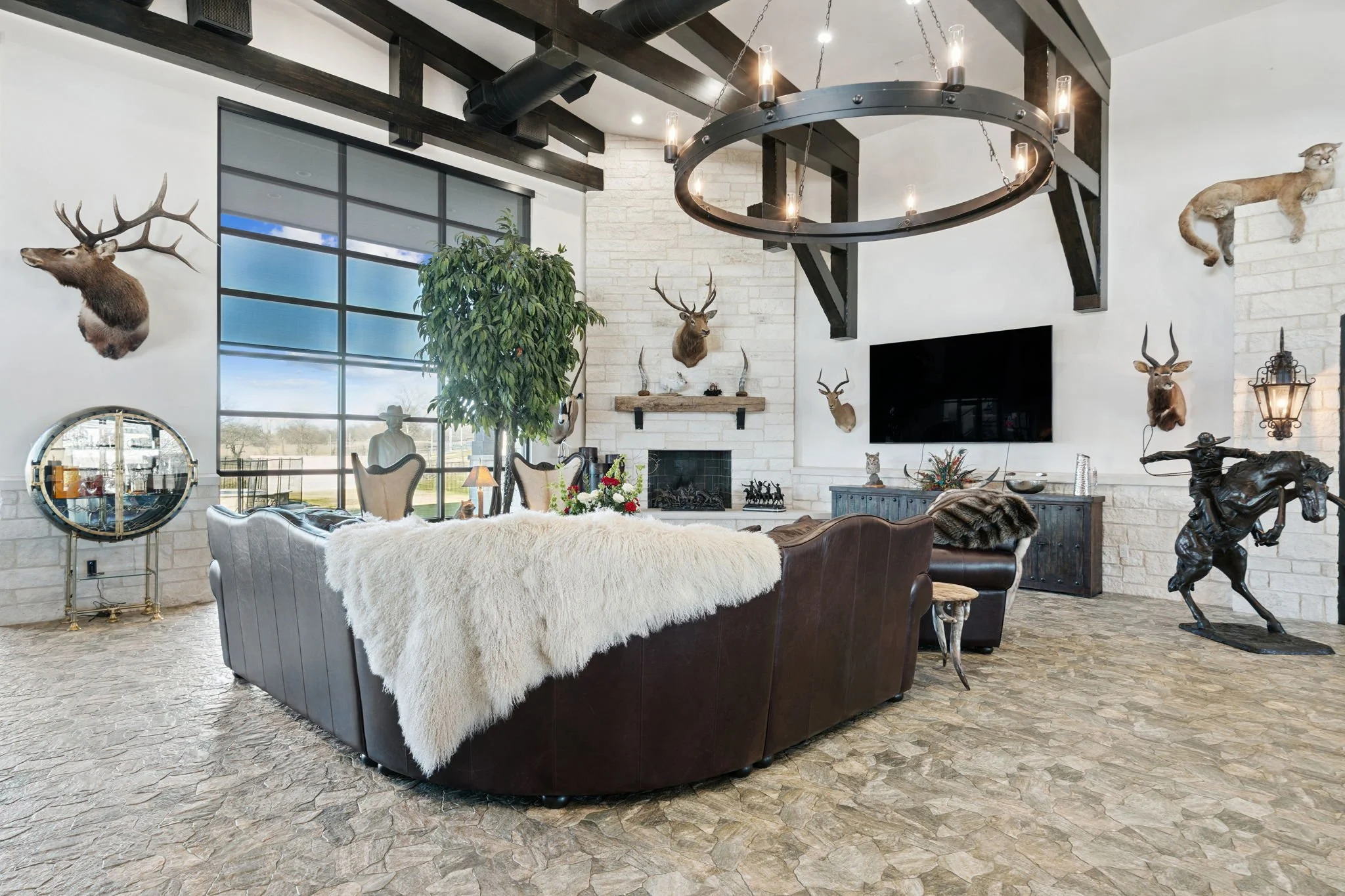 12-web-or-mls-5950 Western Star Dr 12.jpg