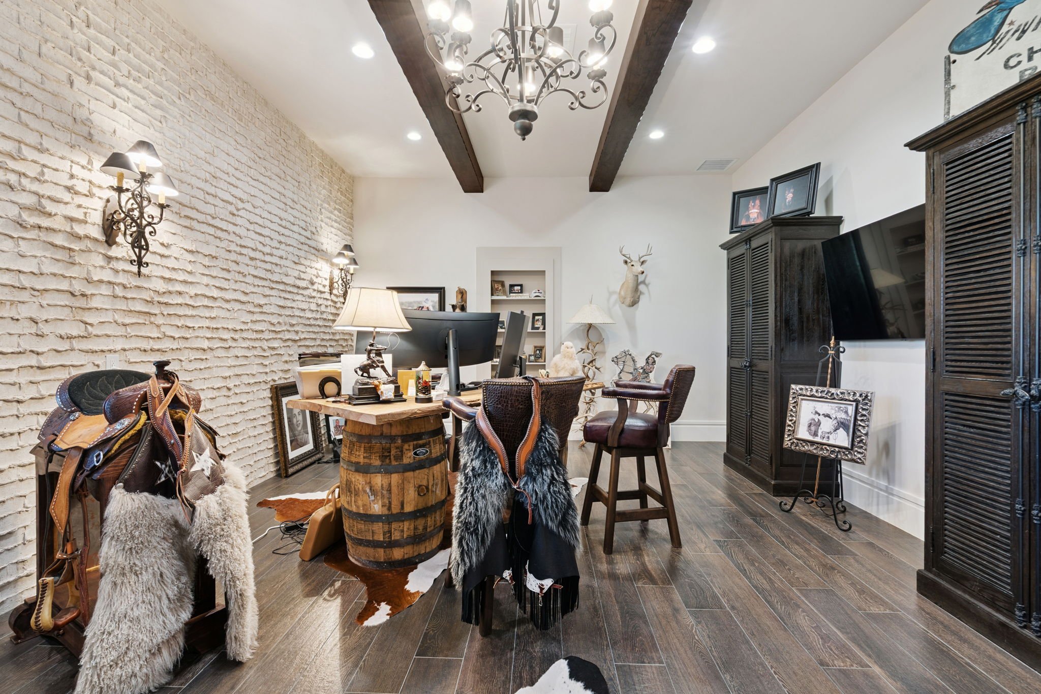 37-web-or-mls-5950 Western Star Dr 37.jpg