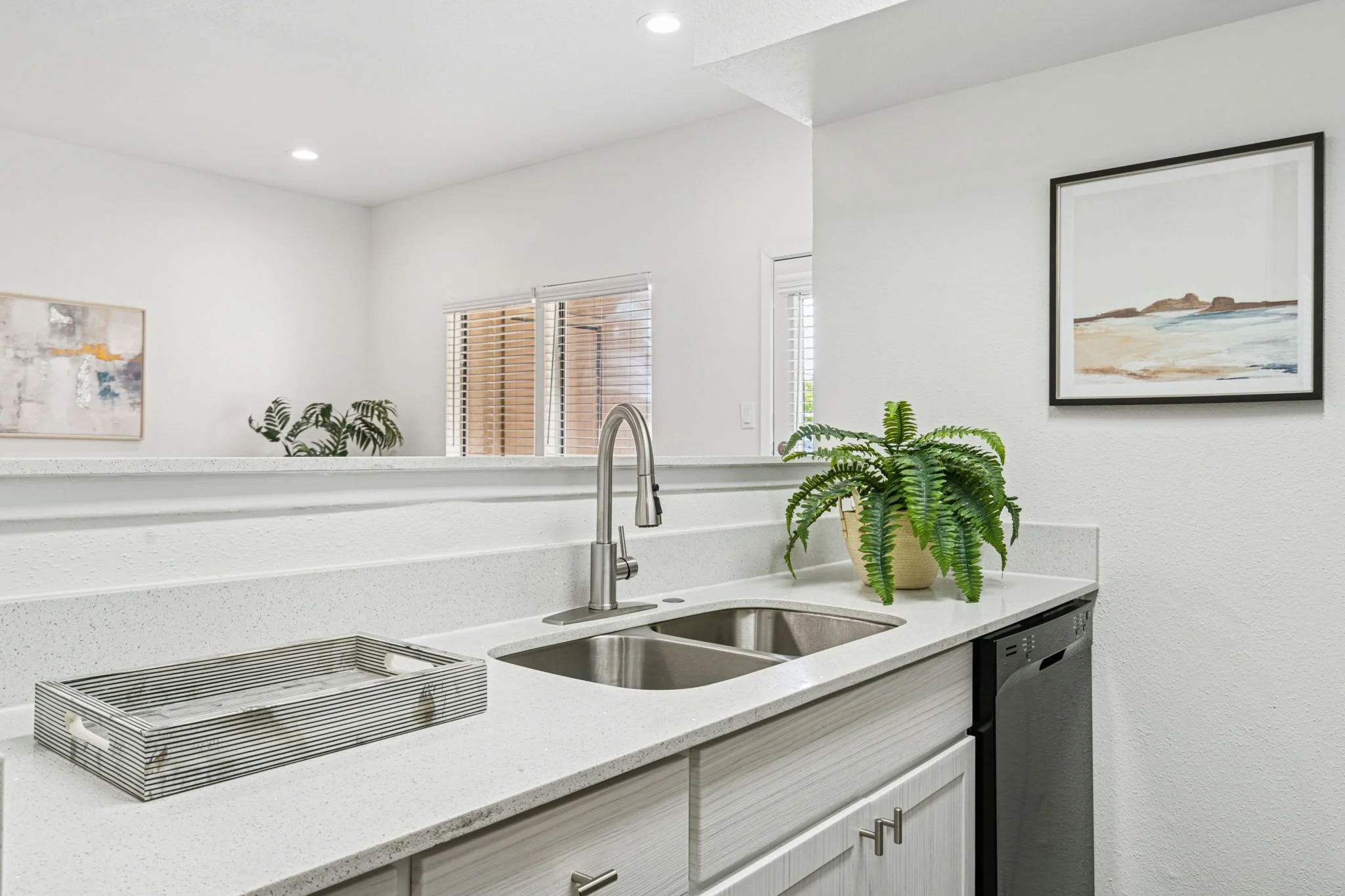 50-web-or-mls-1290 Hidden Ridge-50.jpg