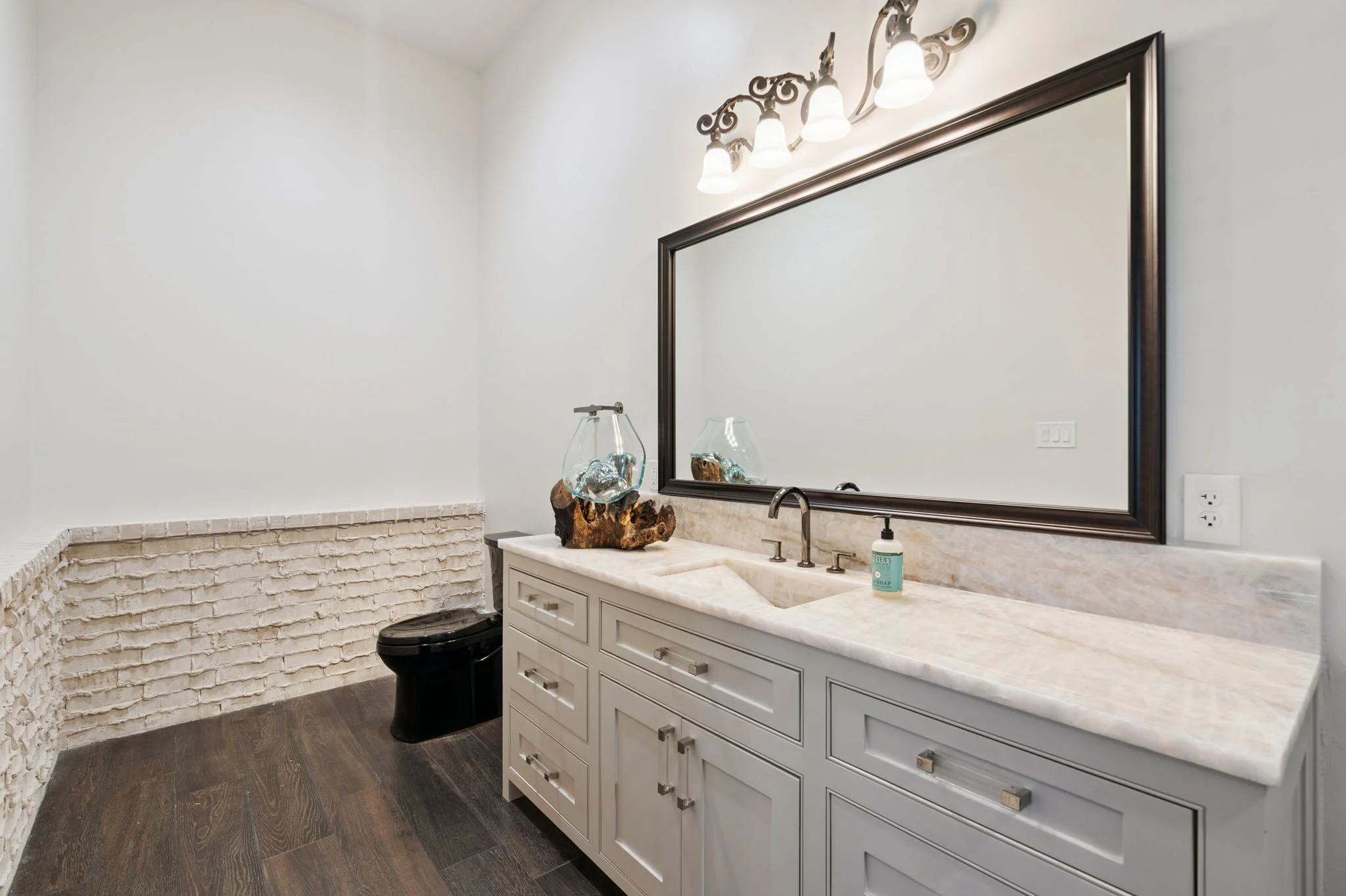 43-web-or-mls-5950 Western Star Dr 43.jpg