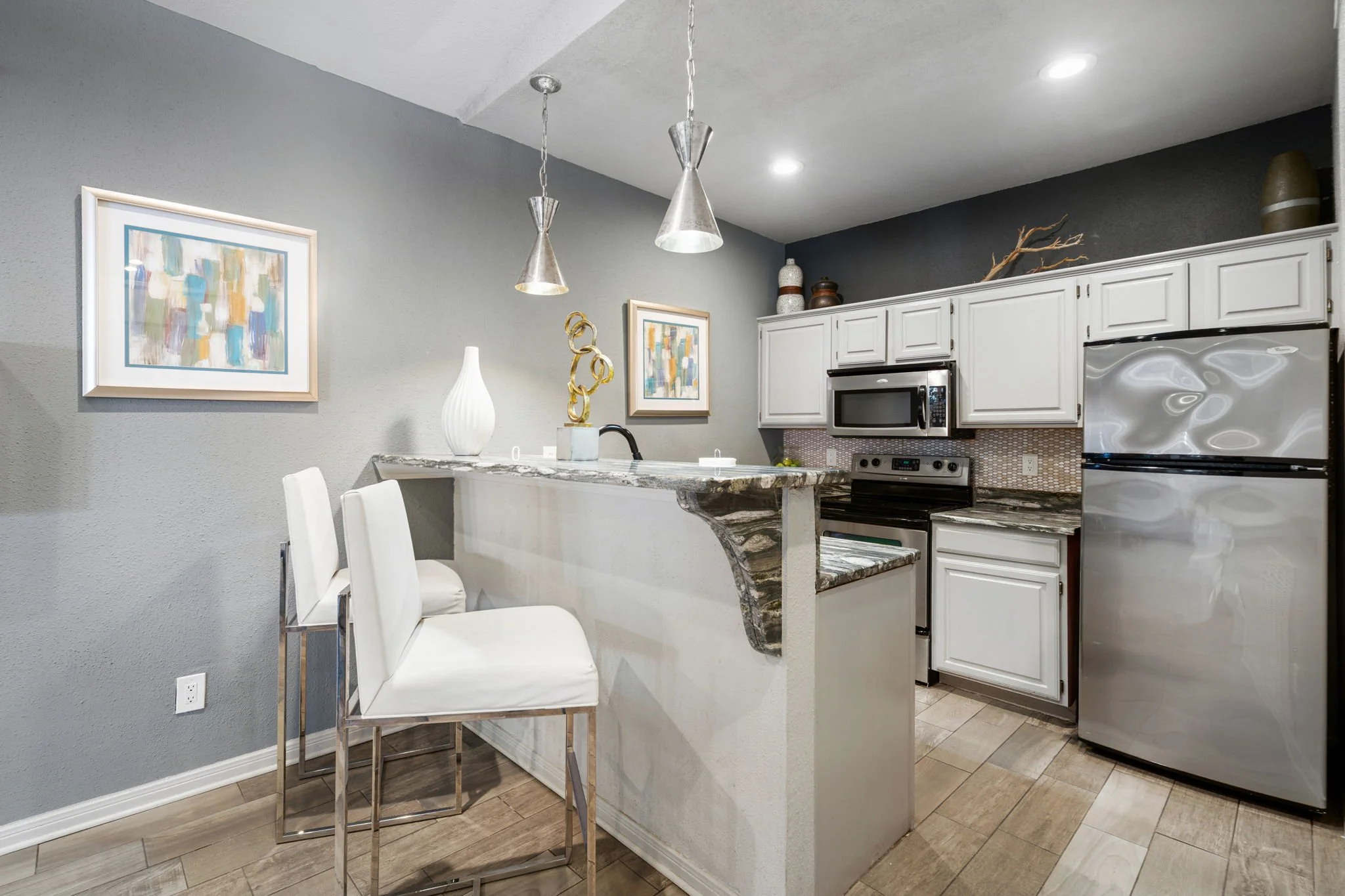 7-web-or-mls-1290 Hidden Ridge-7.jpg