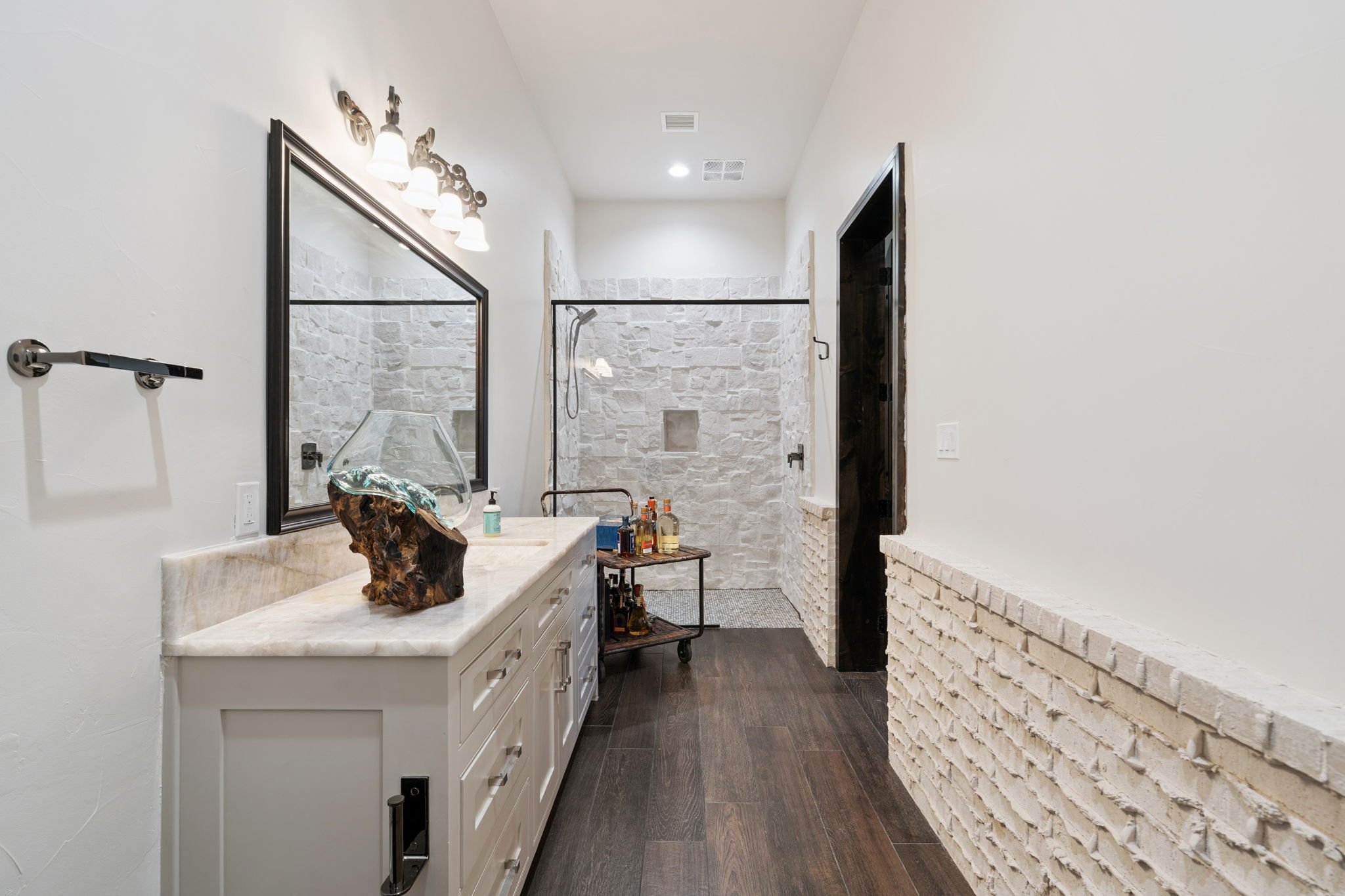 44-web-or-mls-5950 Western Star Dr 44.jpg