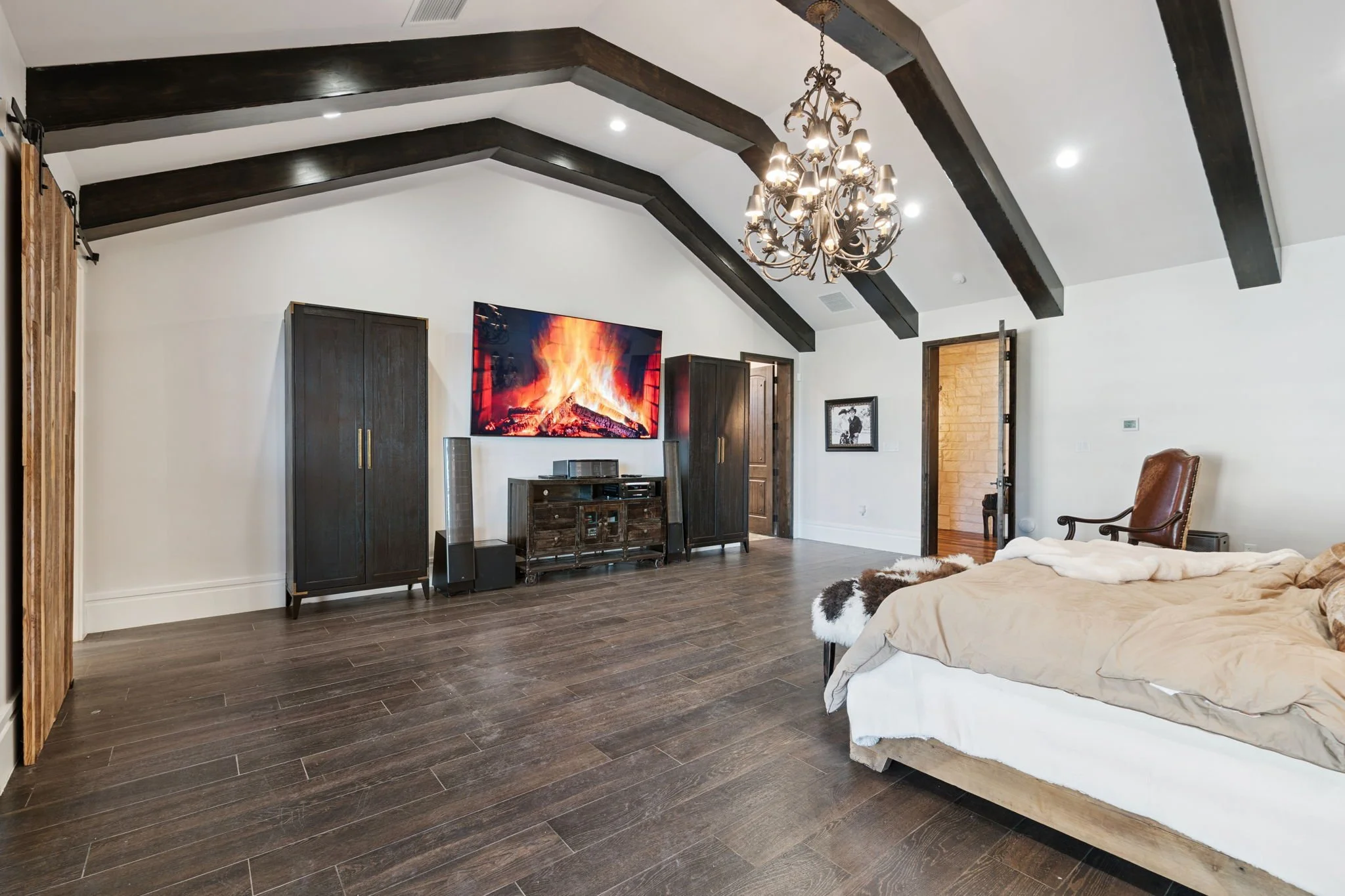 24-web-or-mls-5950 Western Star Dr 24.jpg