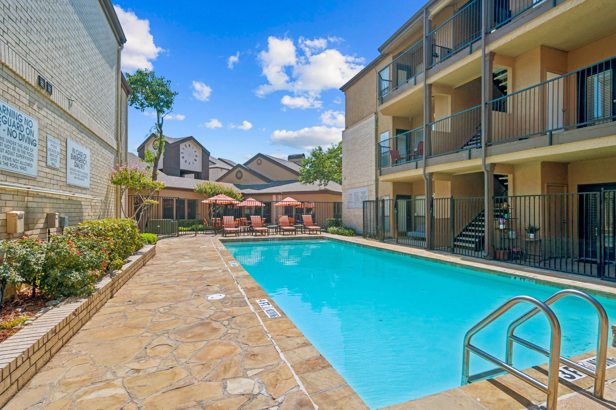 21-web-or-mls-1290 Hidden Ridge-21.jpg