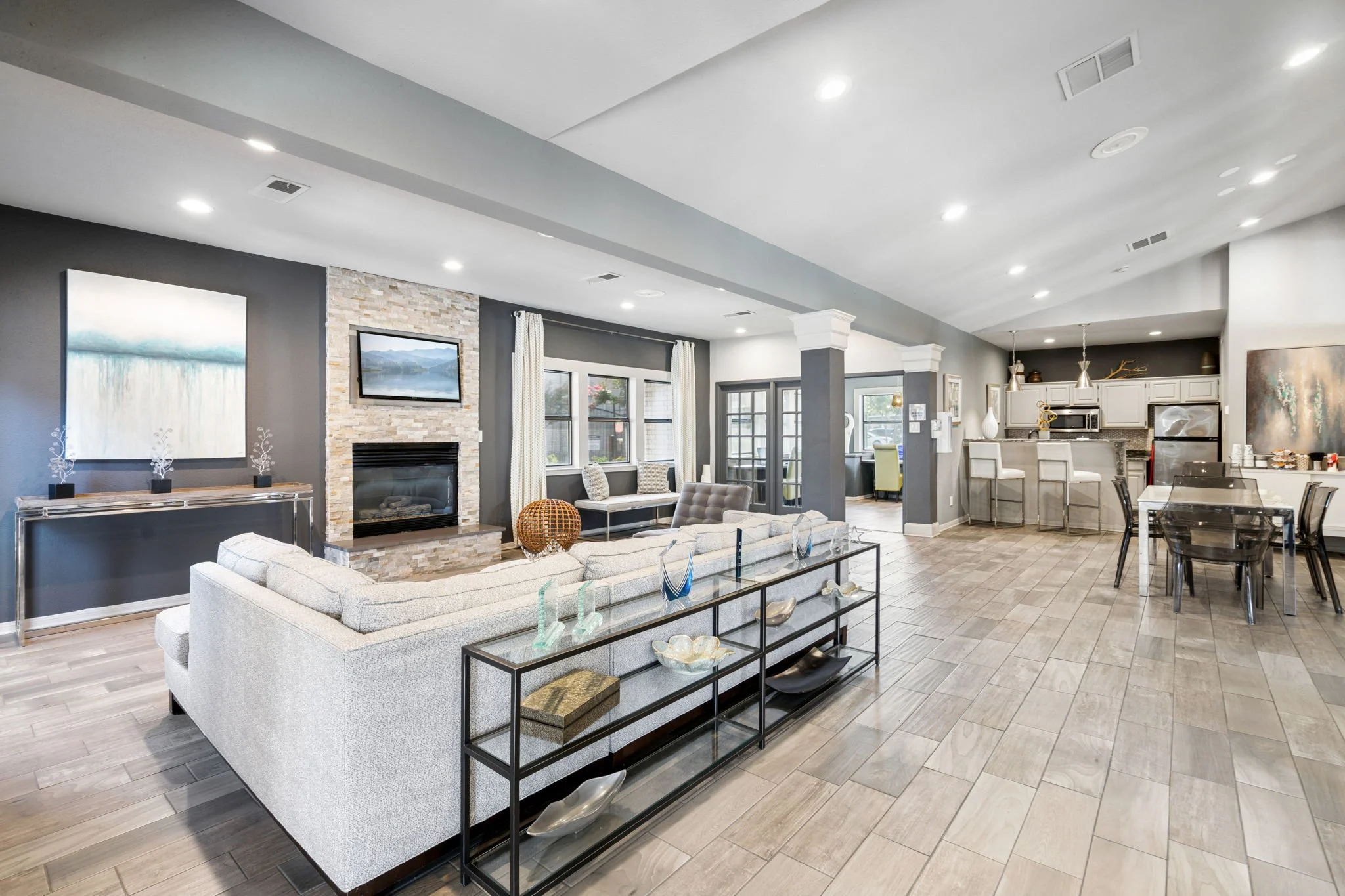 4-web-or-mls-1290 Hidden Ridge-4.jpg