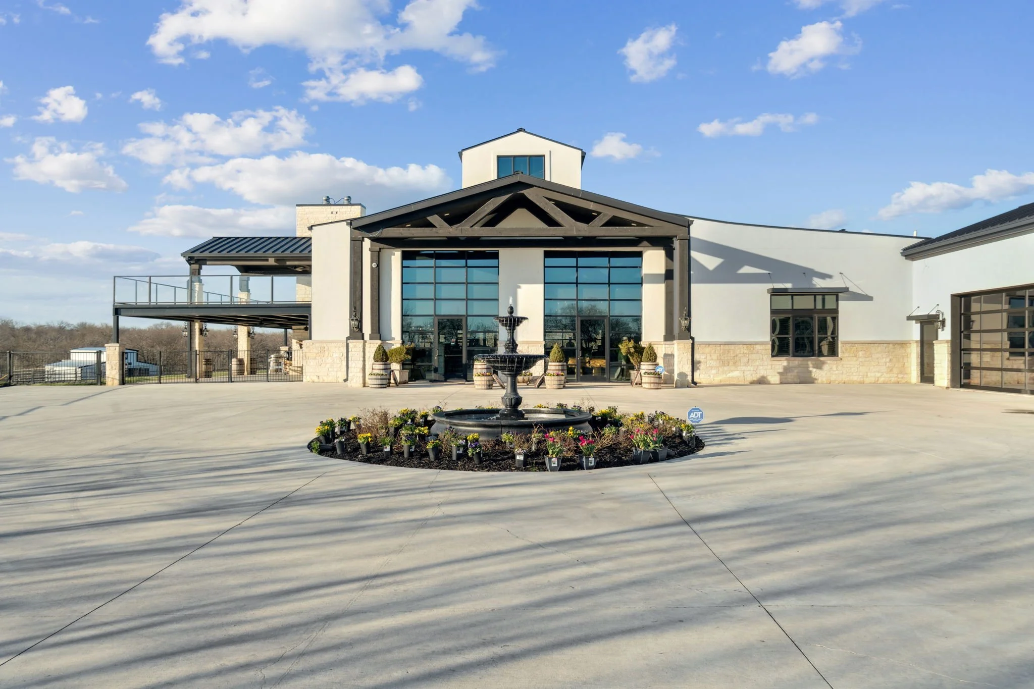 5-web-or-mls-5950 Western Star Dr 05.jpg