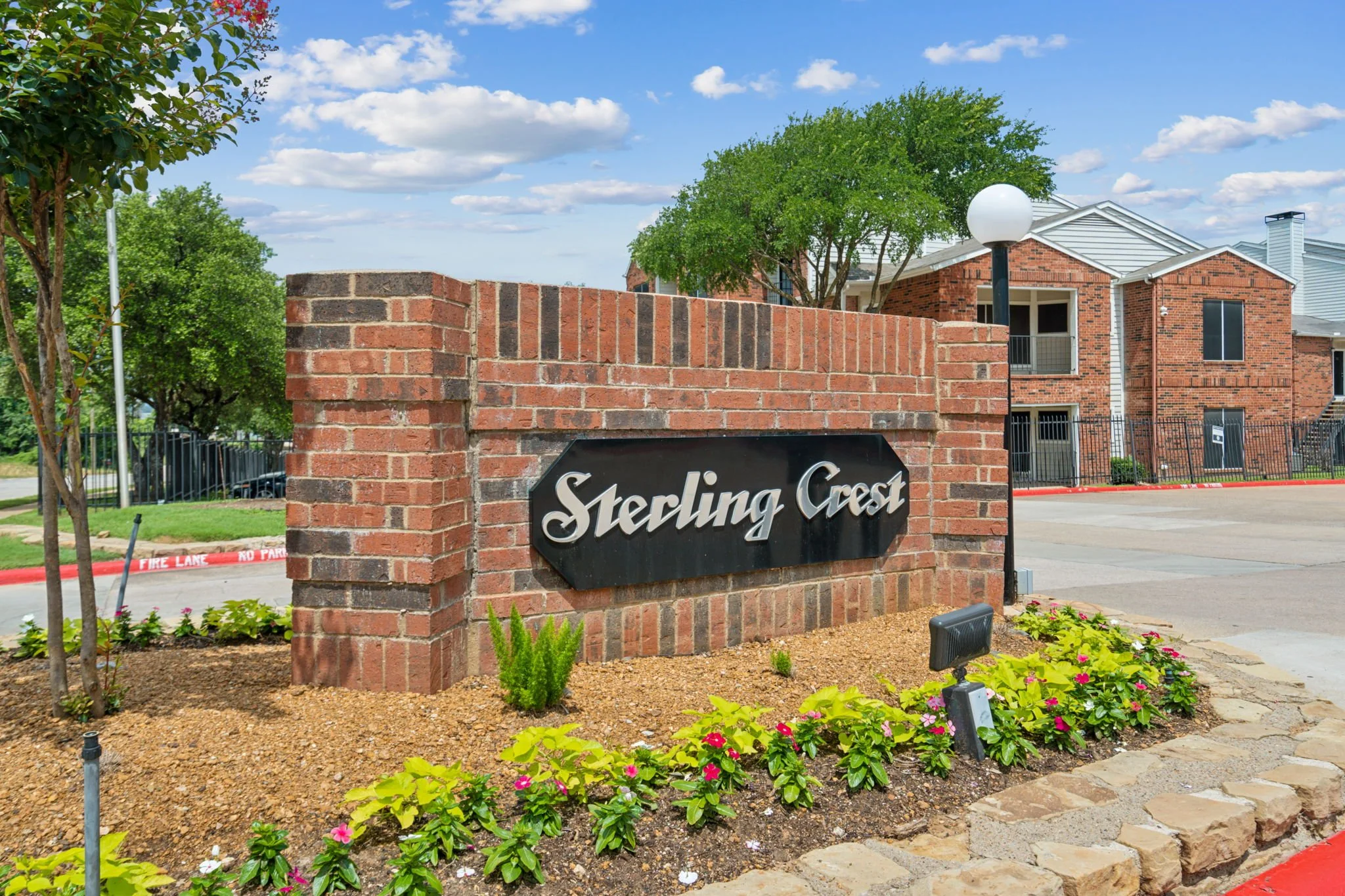 2-web-or-mls-70001 Silber Rd-2.jpg