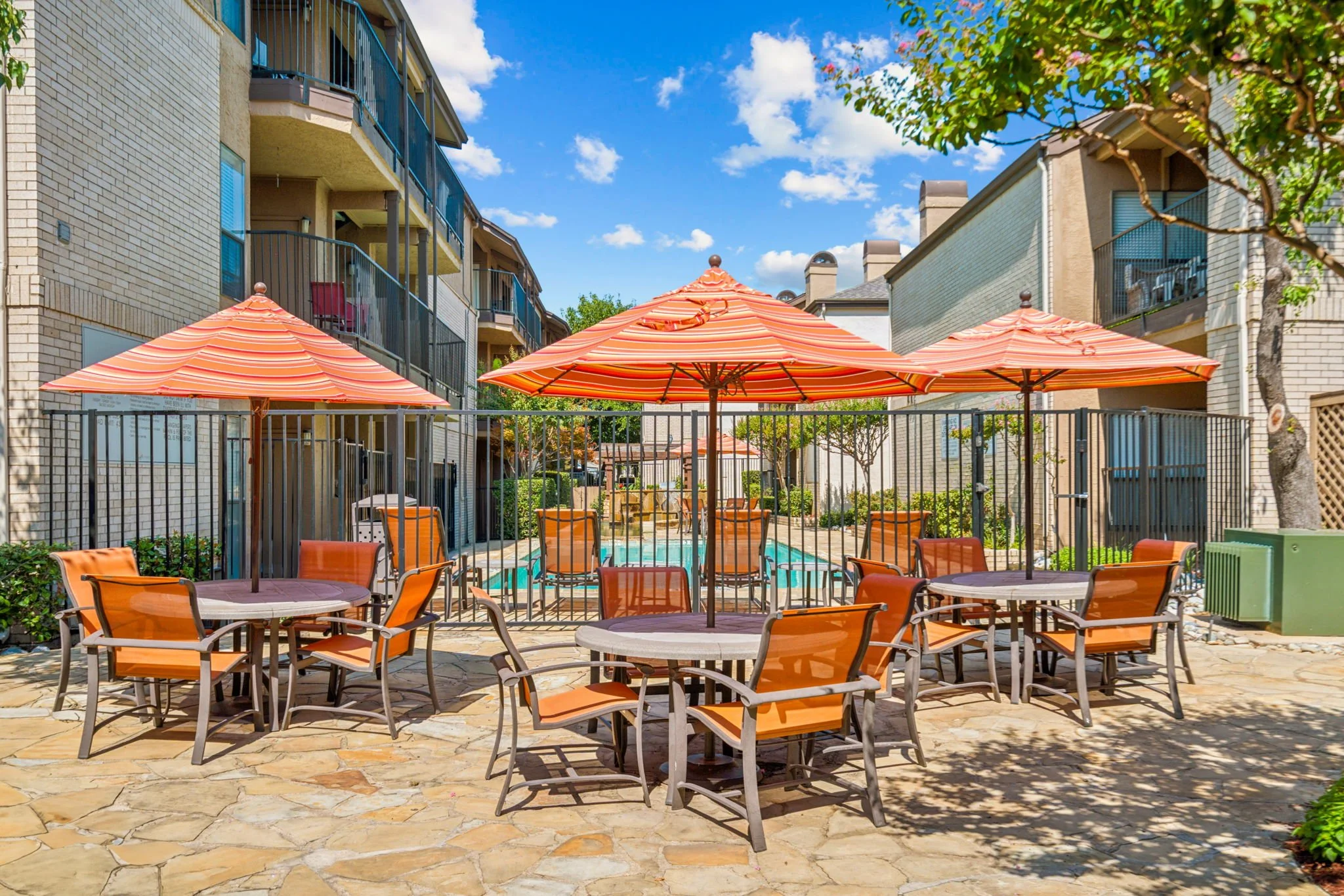 18-web-or-mls-1290 Hidden Ridge-18.jpg