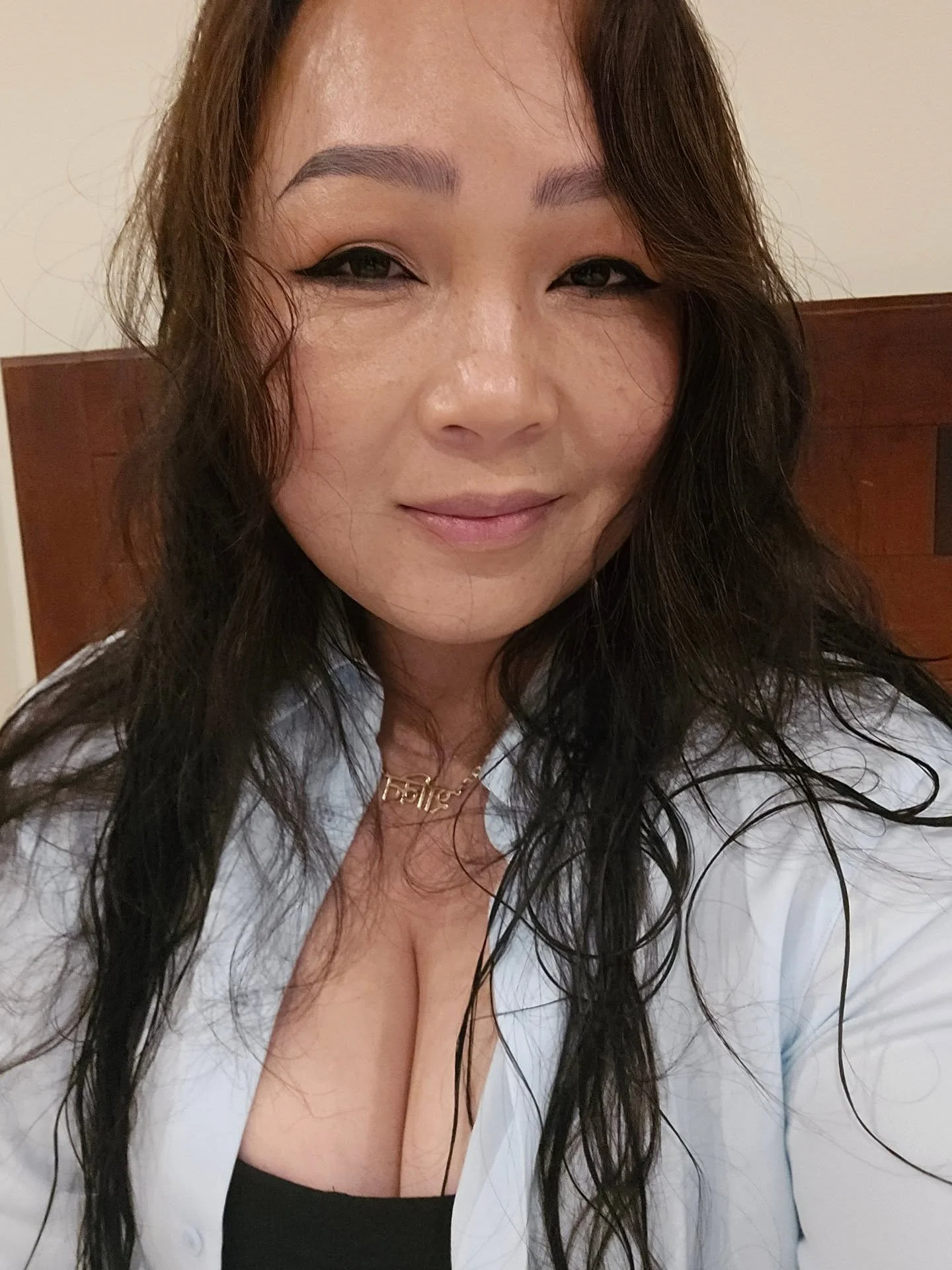Ready to go do what the locals do. ☺️
Meet in the morning to have coffee, then lunch, then karaoke, then dinner. This is the lifestyle here. I enjoy it for now. This is the first time I have seen my uncles, so why not.
I've seen a drastic shift in th