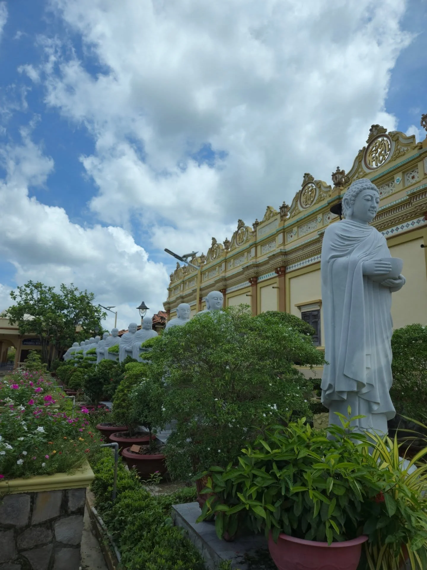 🙏
#buddhisttemple #mytho