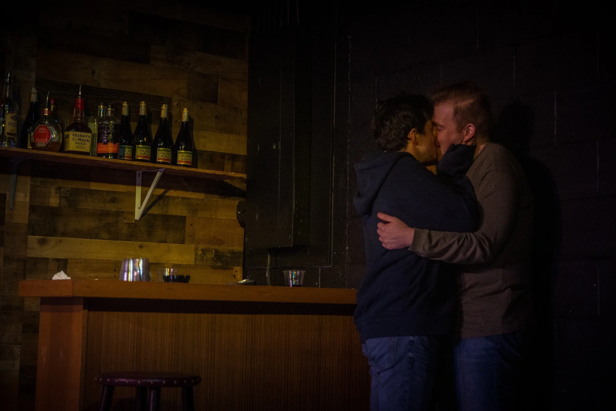 noah and dustin kiss2.jpg