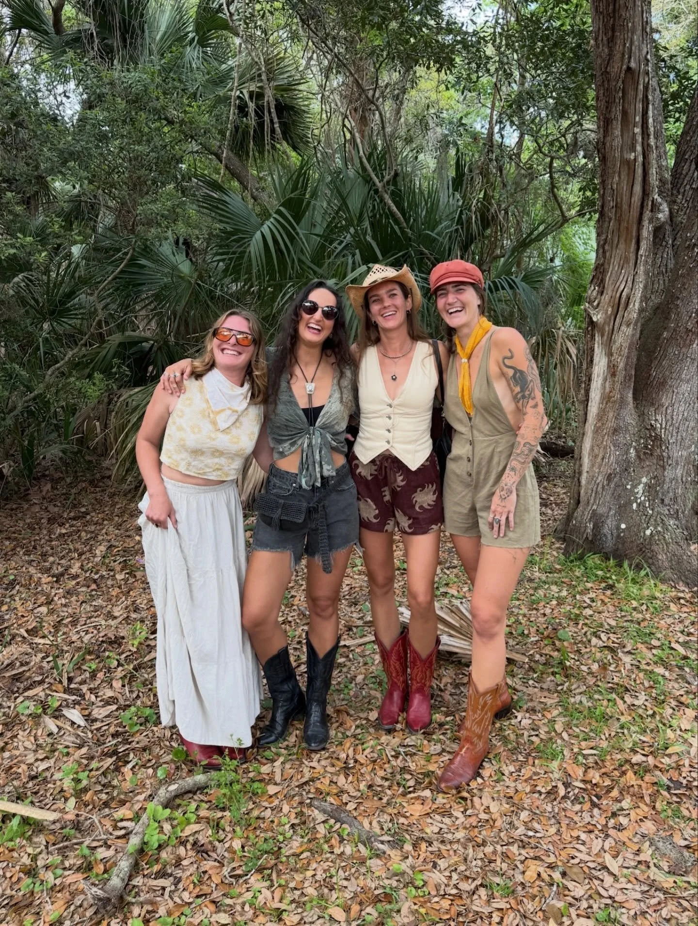 sometimes you just gotta load the girls up in the Subaru &amp; head north chasing after the sound of banjos 🪕🐊⛺️🌊🚲 year after year, @billystrings weekend in my hometown never ever disappoints!!