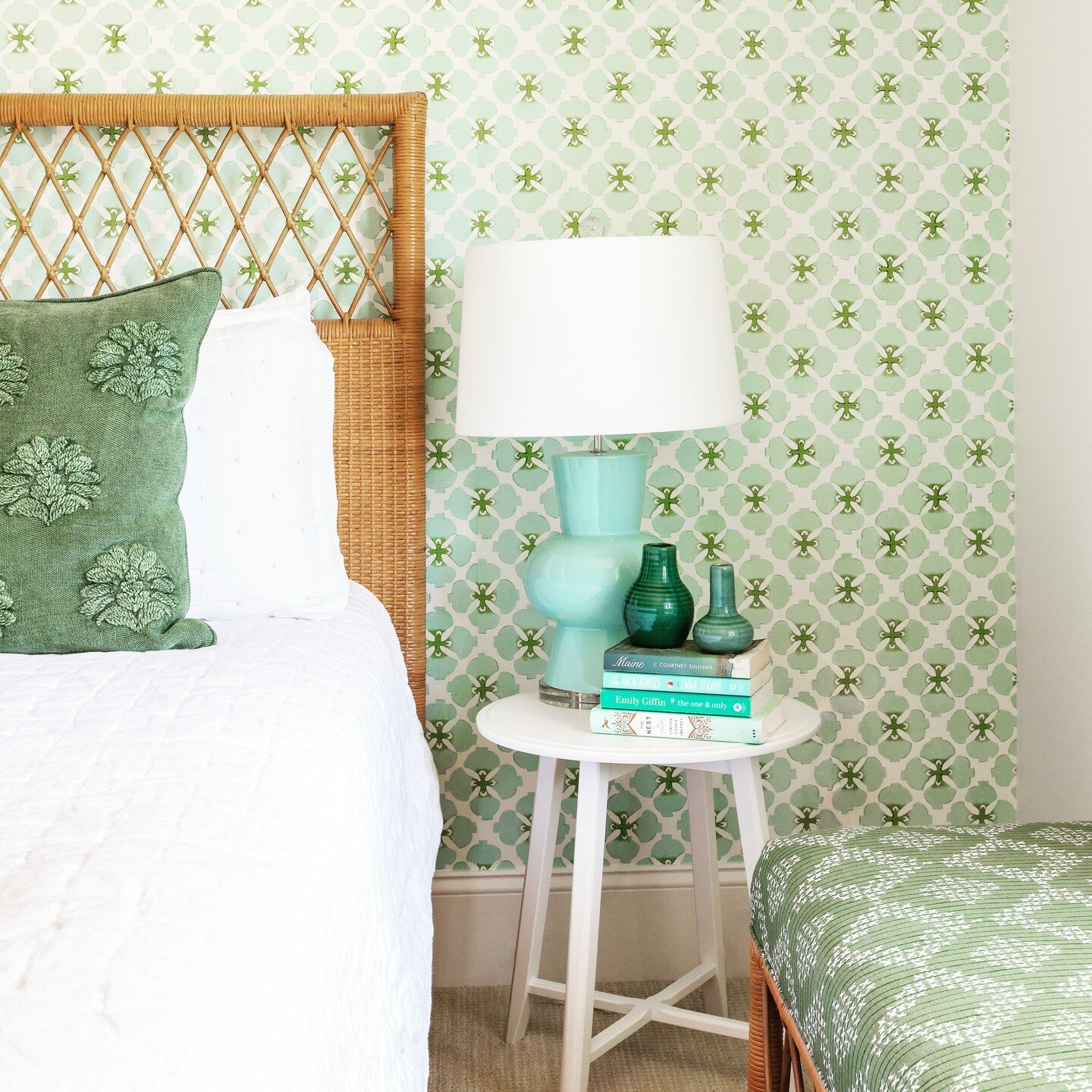 It may be snowy outside, but in these two bedrooms: Spring has sprung! Love how Becky Carbone @farmhousefreshinteriors mixes the fabrics and wallpaper colors to create an indoor oasis, no matter what's going on outside! 

#interiordesignphotography #