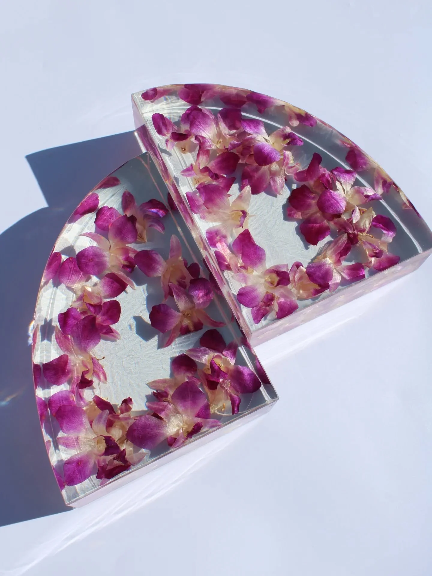 Turn your flowers into something you&rsquo;ll see every day and a functional keepsake you can actually use. 💐📚

These bookends hold your books while keeping your flowers on display.

Book your slot now and secure your flowers for preservation. Link