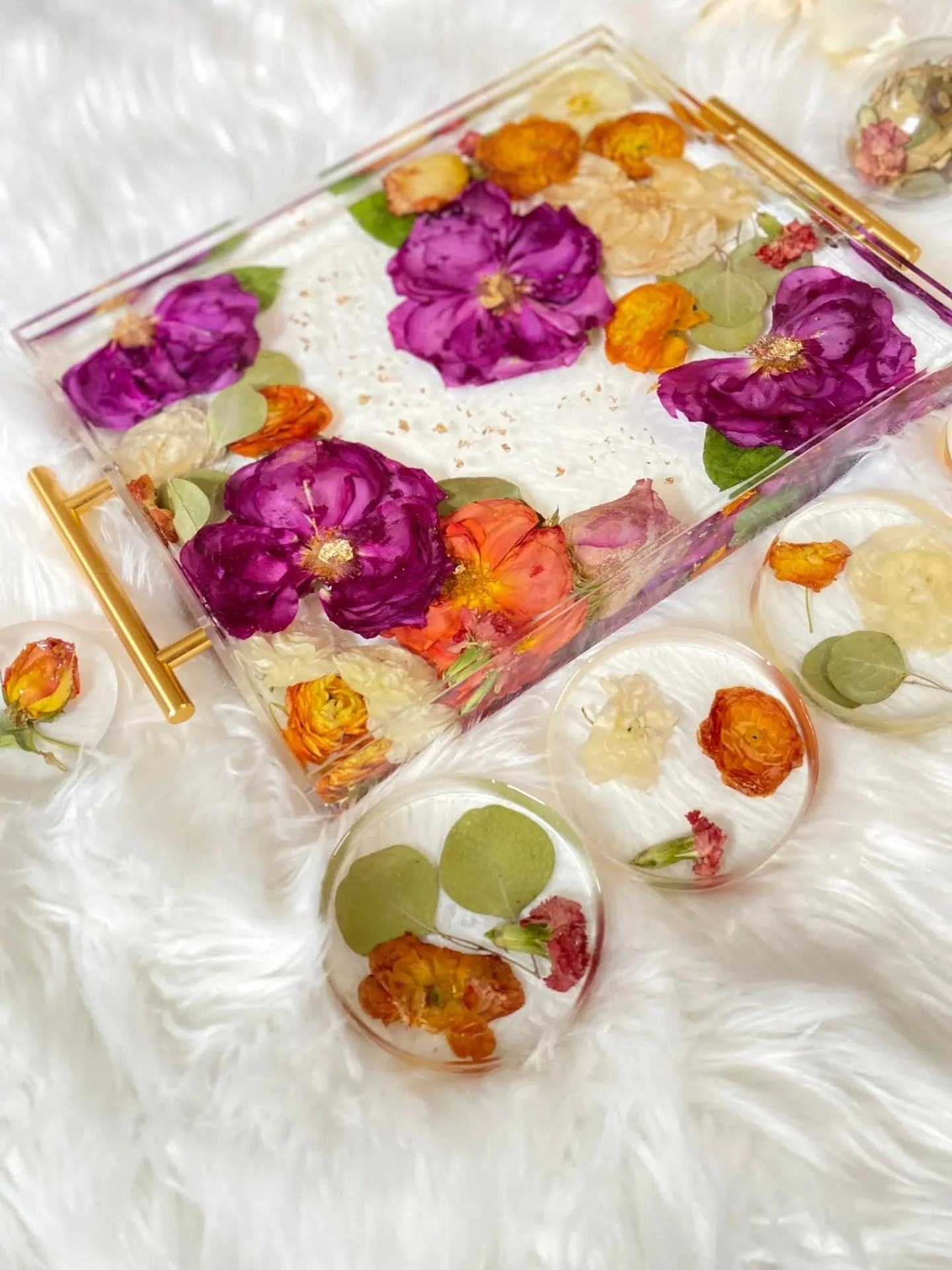 A sweet way to turn your bouquet into something lasting. 🧡

Visit our website to explore more about flower preservation. Link in bio

#newmexicoweddings #flowerpreservation #preservedflower #weddingkeepsake #designsbymaha