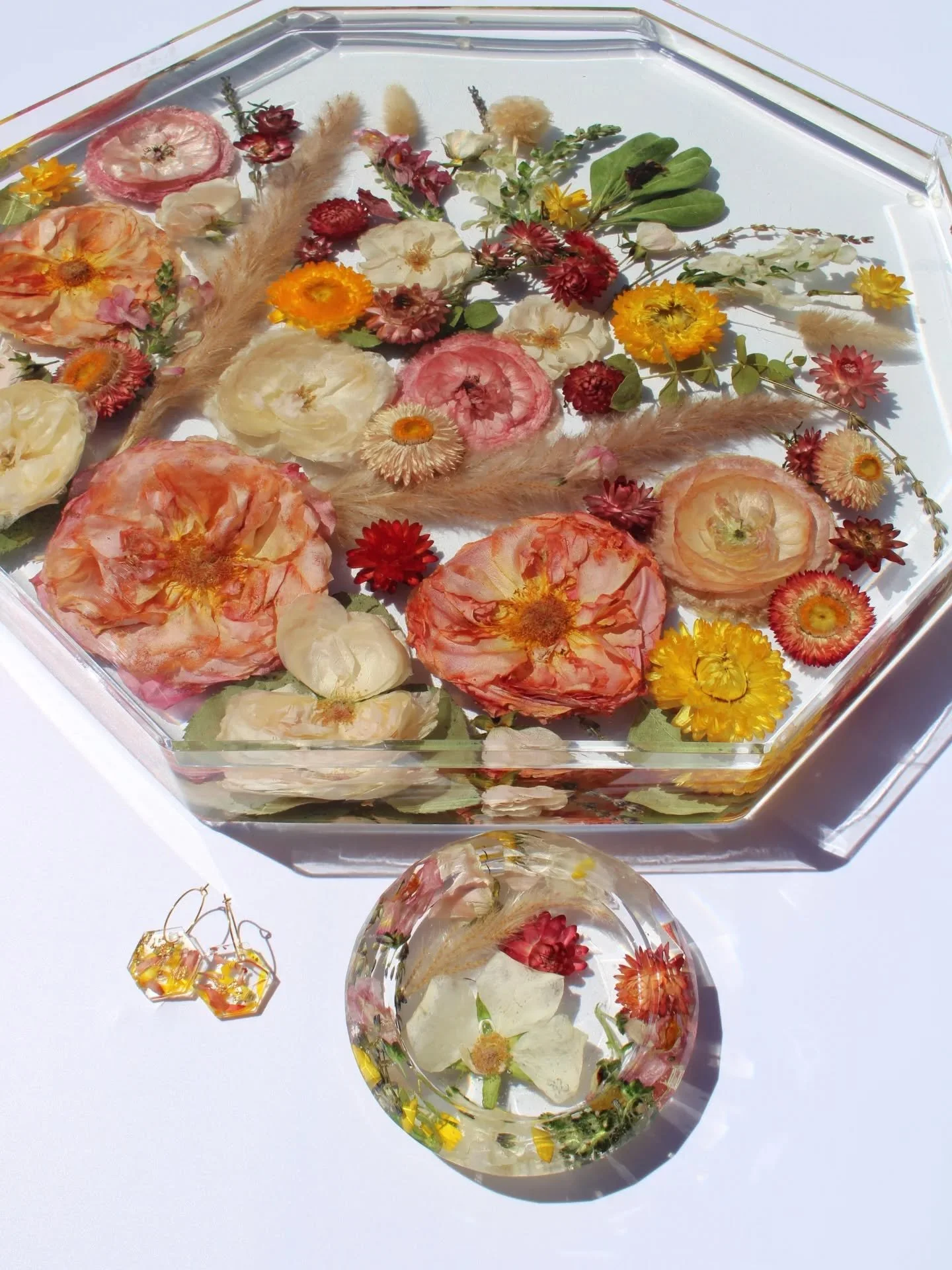 Samira's collection 🤍

A simple way to turn meaningful flowers into keepsakes that can be kept, displayed, and remembered.

Florist: @flowersfromkara 

Tap the link in bio to view our preservation options and booking details.

#flowerpreservation #r