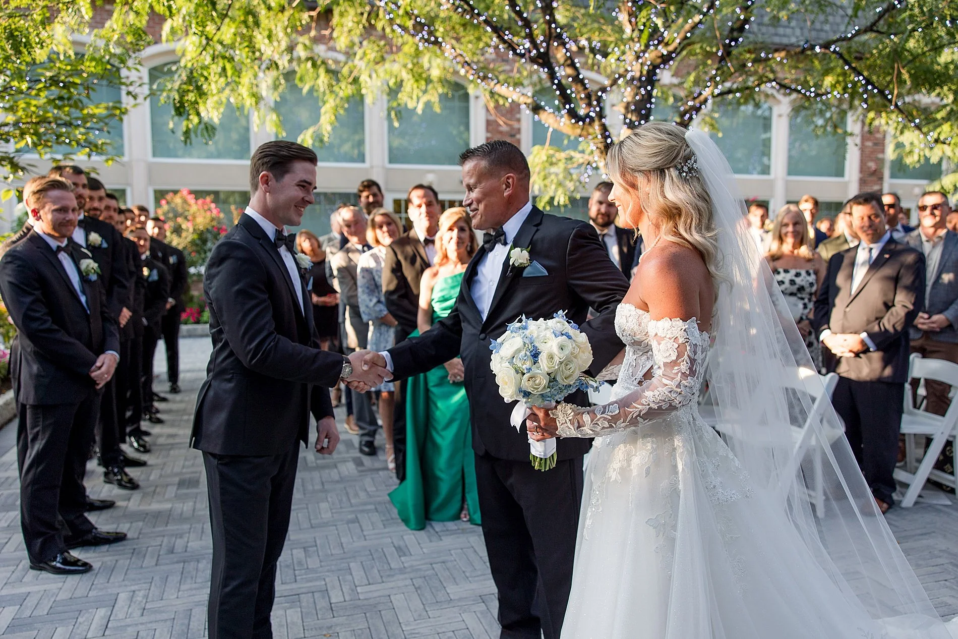  outdoor wedding ceremony during summer in NJ 